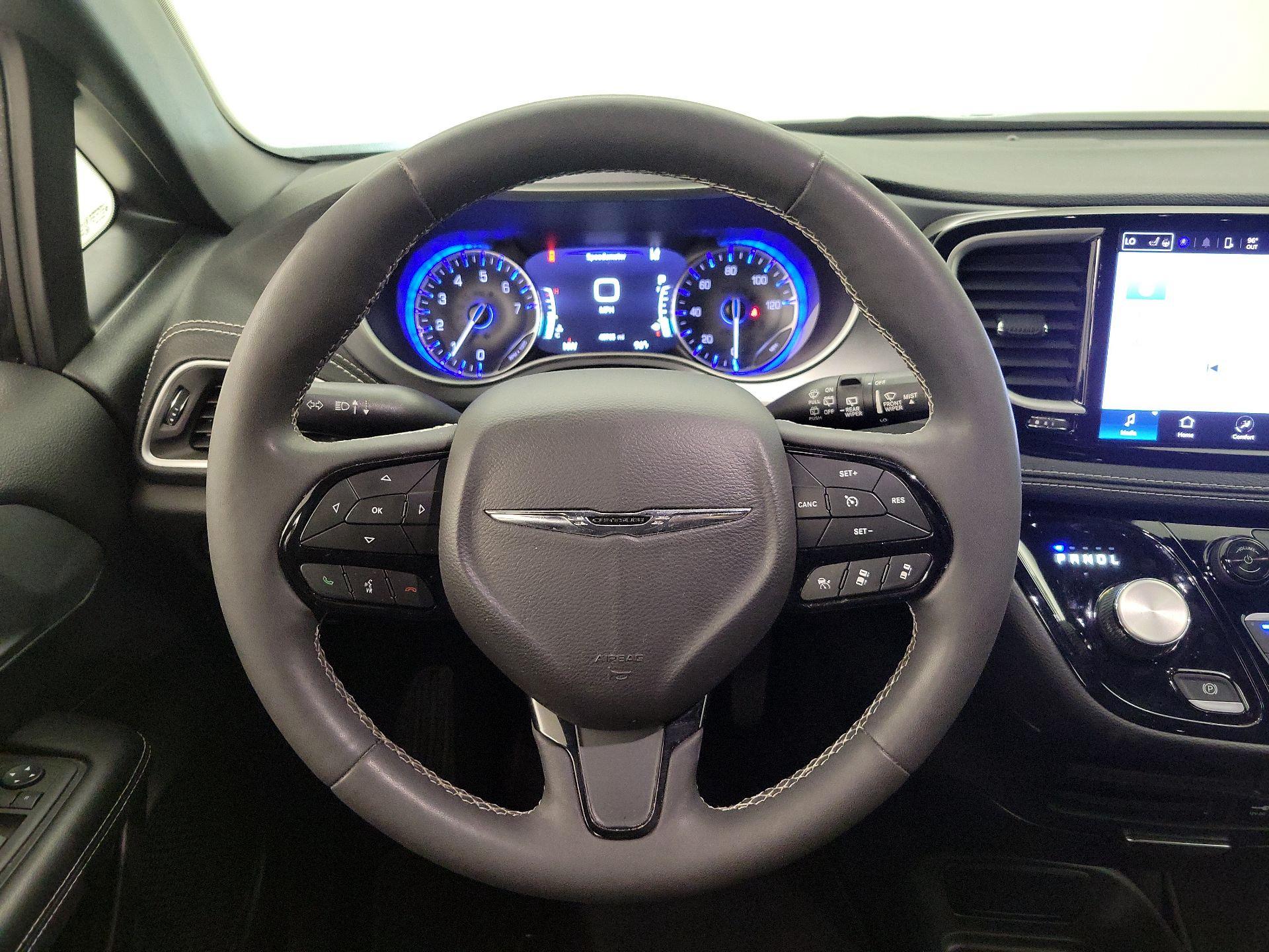 Thumbnail: 2022 Chrysler Pacifica - 10