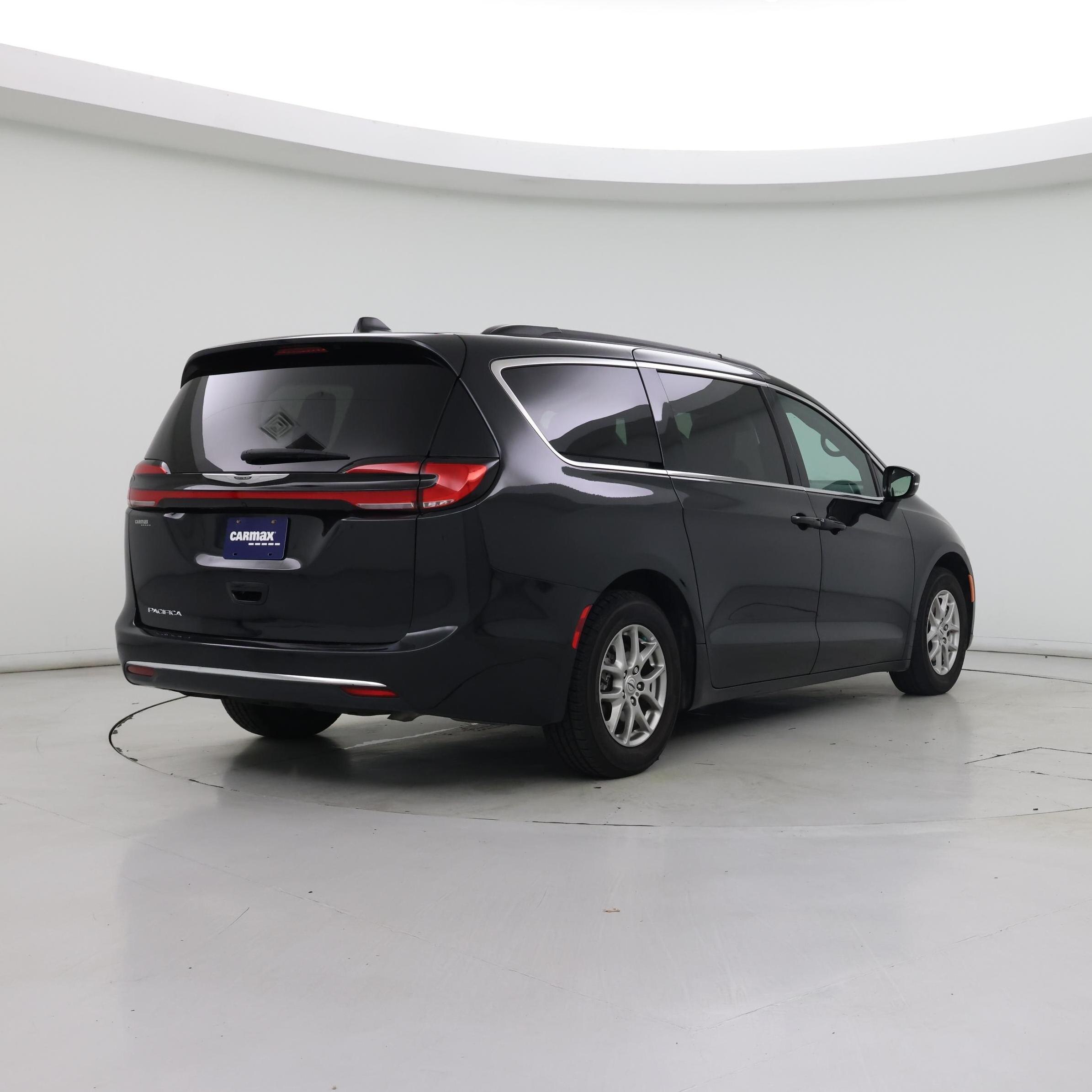 Thumbnail: 2022 Chrysler Pacifica - 8