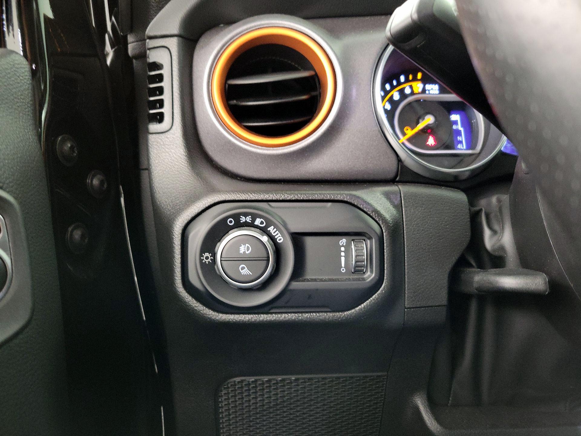 Thumbnail: 2023 Jeep Gladiator - 13