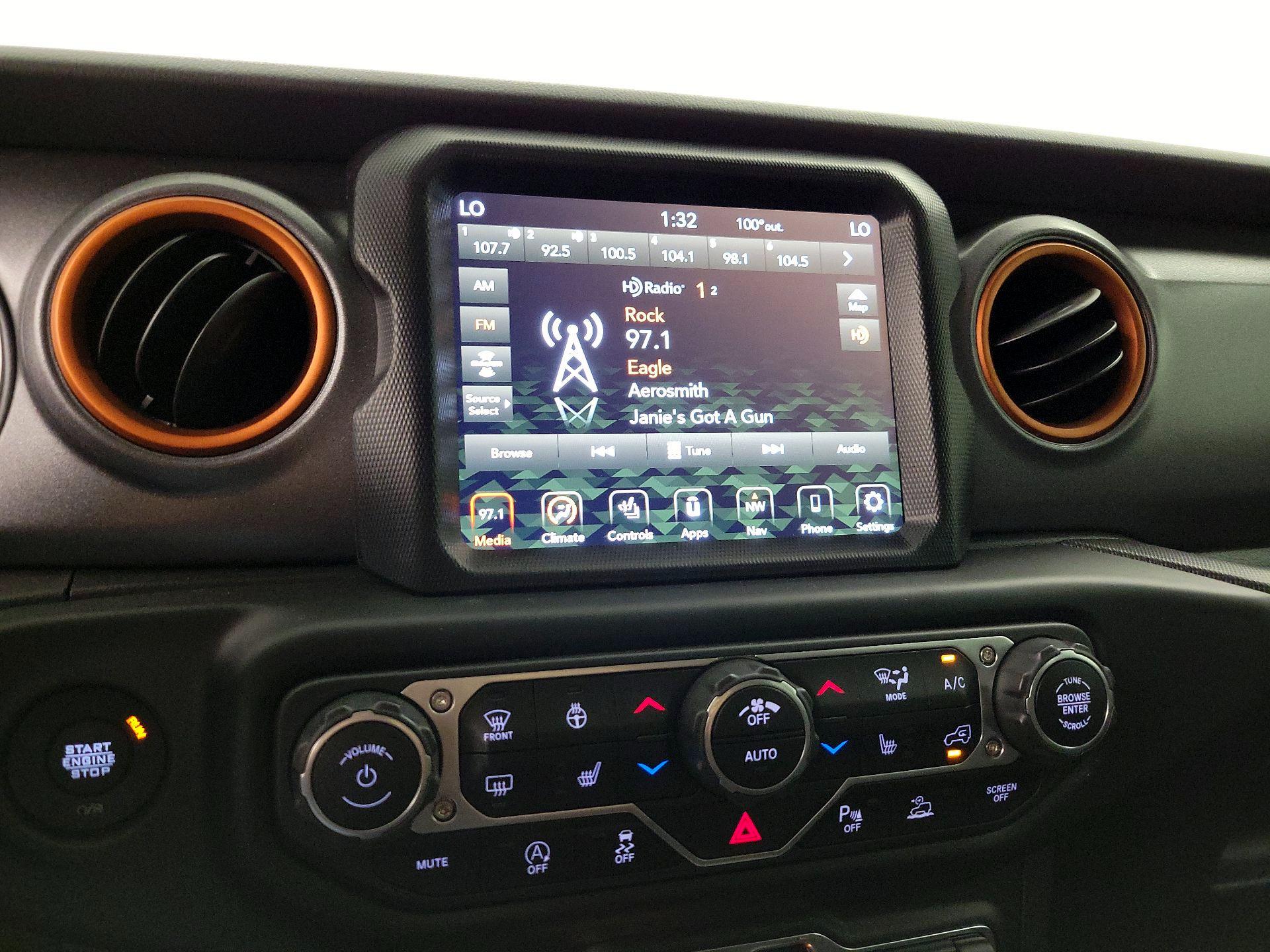 Thumbnail: 2023 Jeep Gladiator - 15