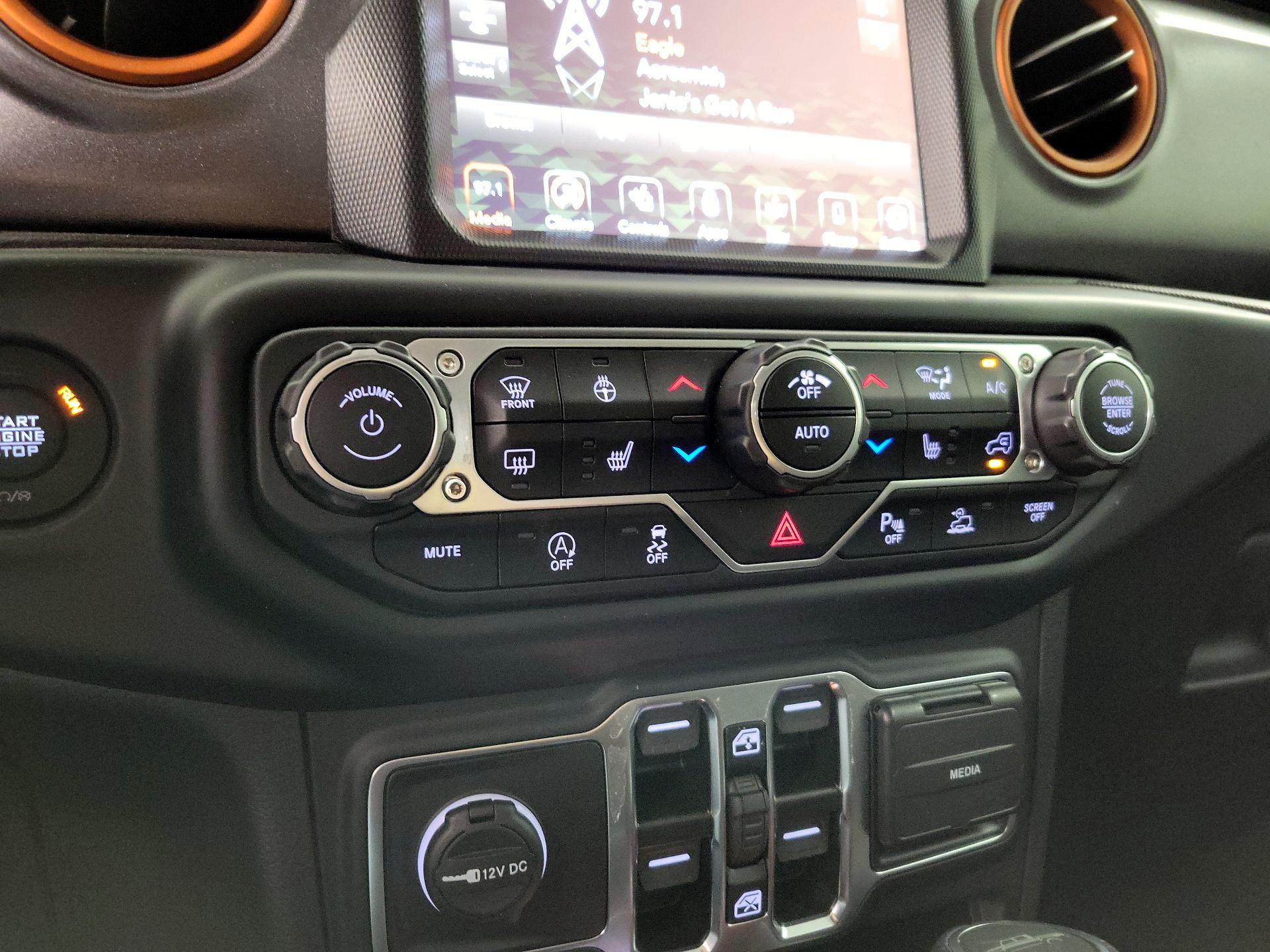 Thumbnail: 2023 Jeep Gladiator - 16