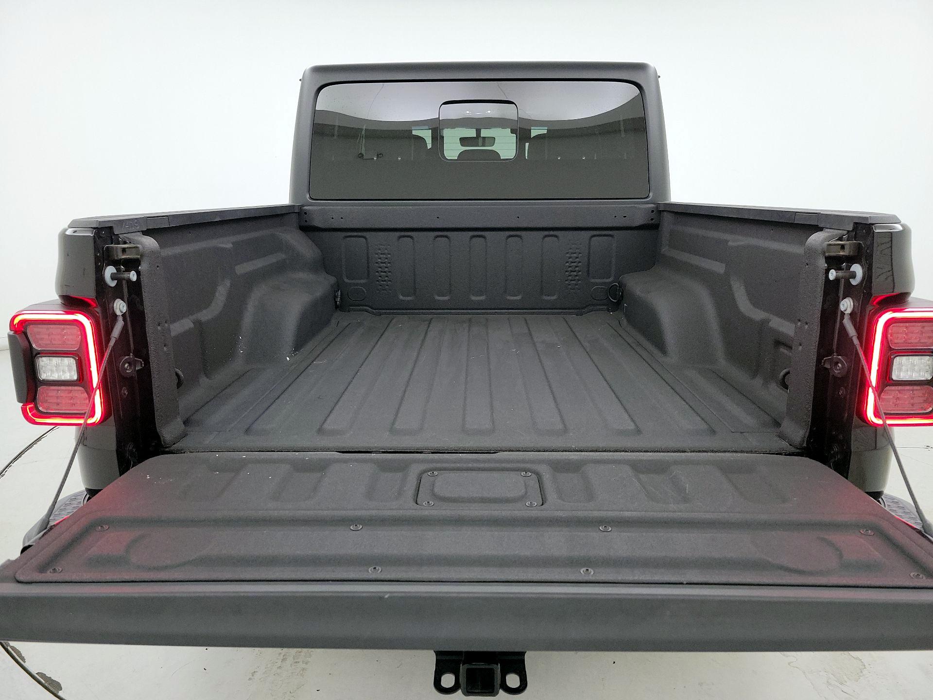 Thumbnail: 2023 Jeep Gladiator - 19