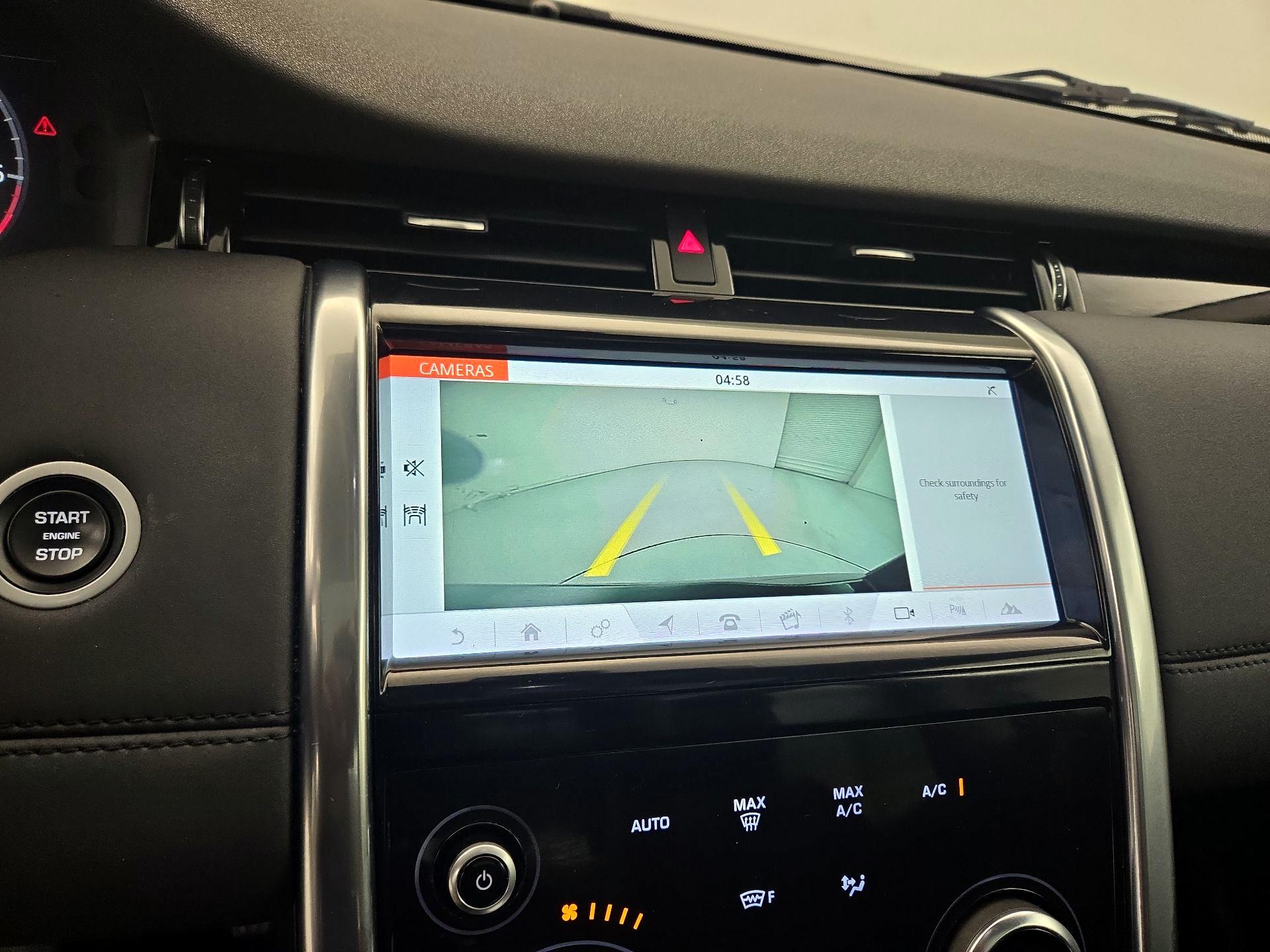 Thumbnail: 2020 Land Rover Discovery Sport - 15