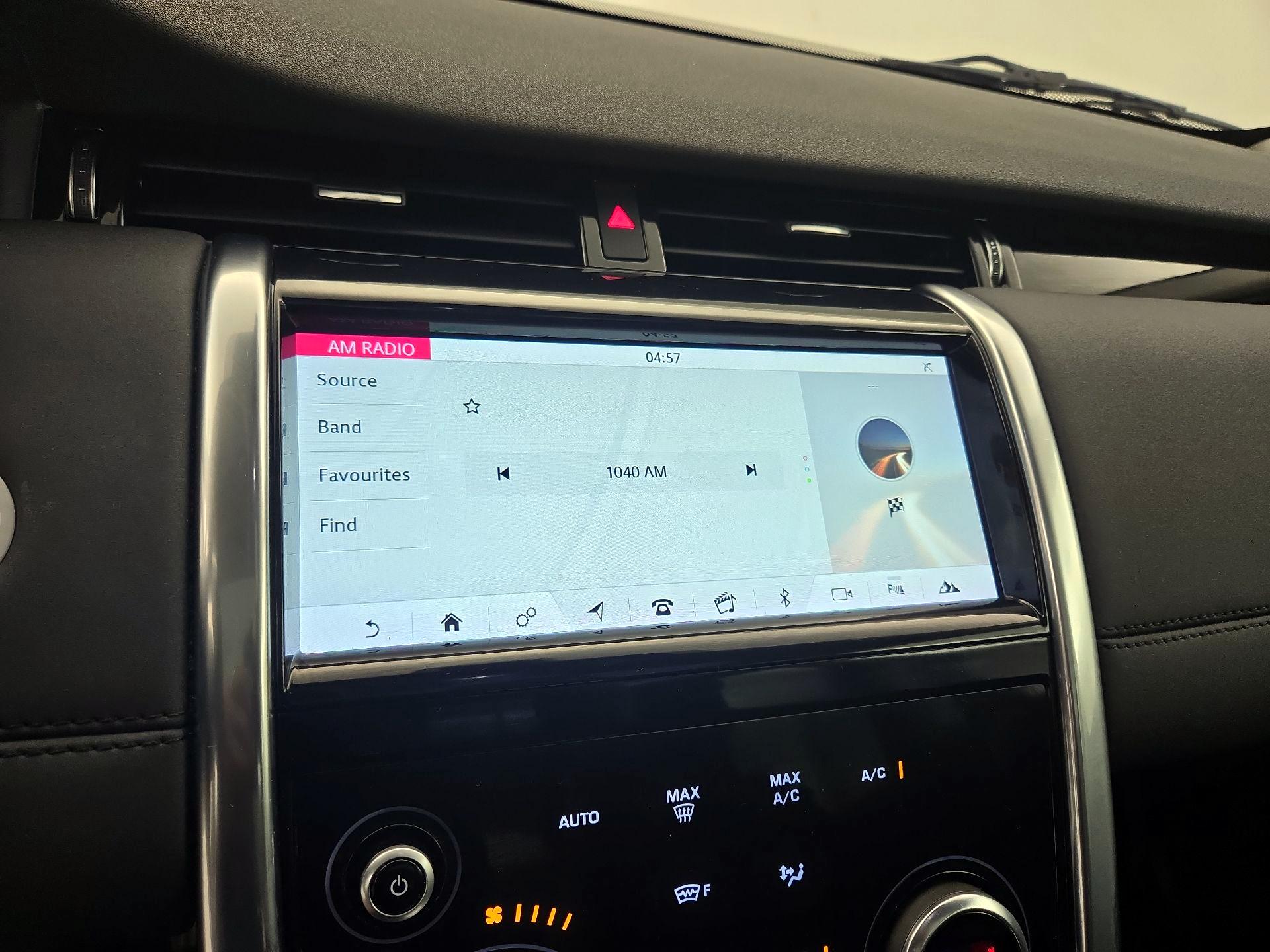 Thumbnail: 2020 Land Rover Discovery Sport - 16