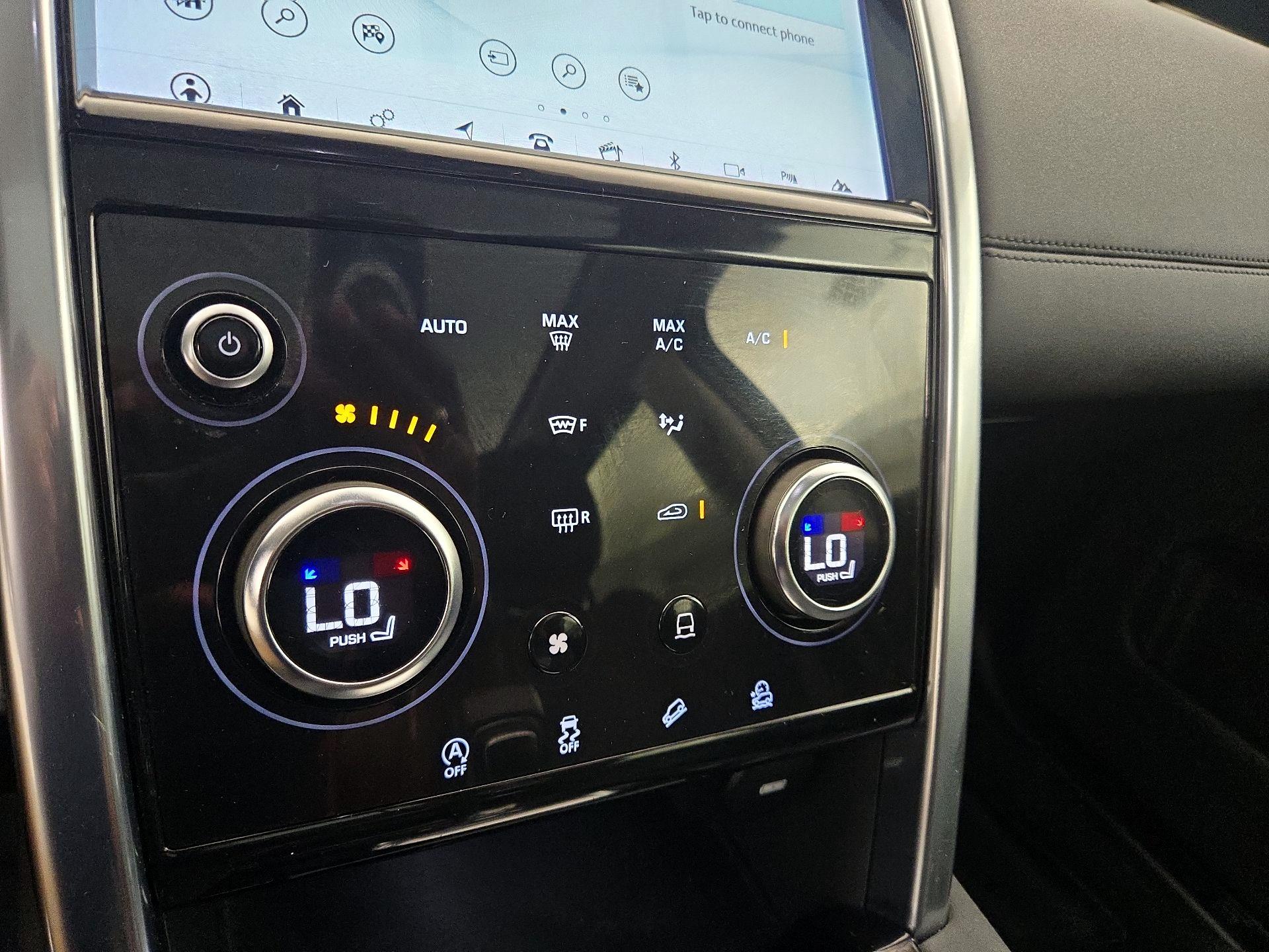 Thumbnail: 2020 Land Rover Discovery Sport - 17