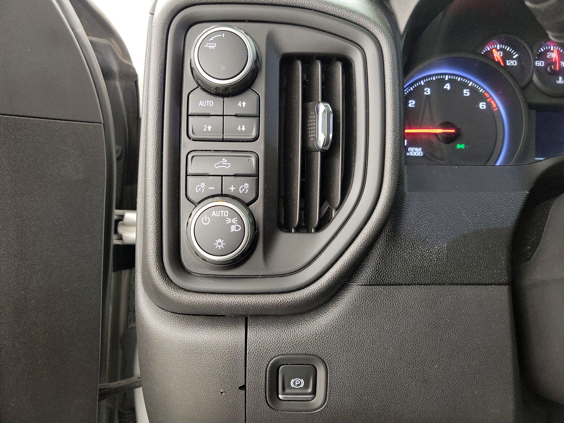 Thumbnail: 2021 Chevrolet Silverado 1500 - 13