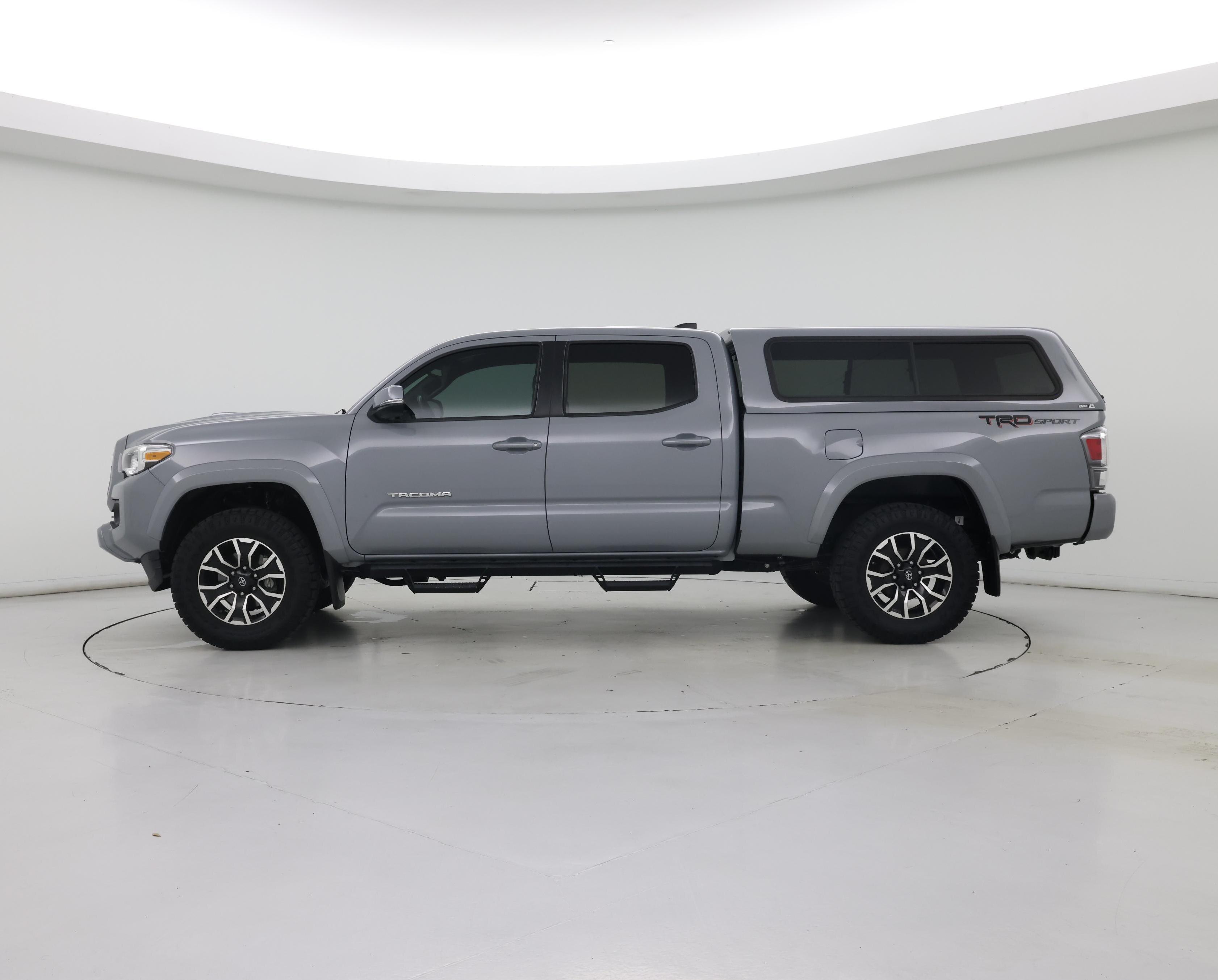 Thumbnail: 2020 Toyota Tacoma - 3