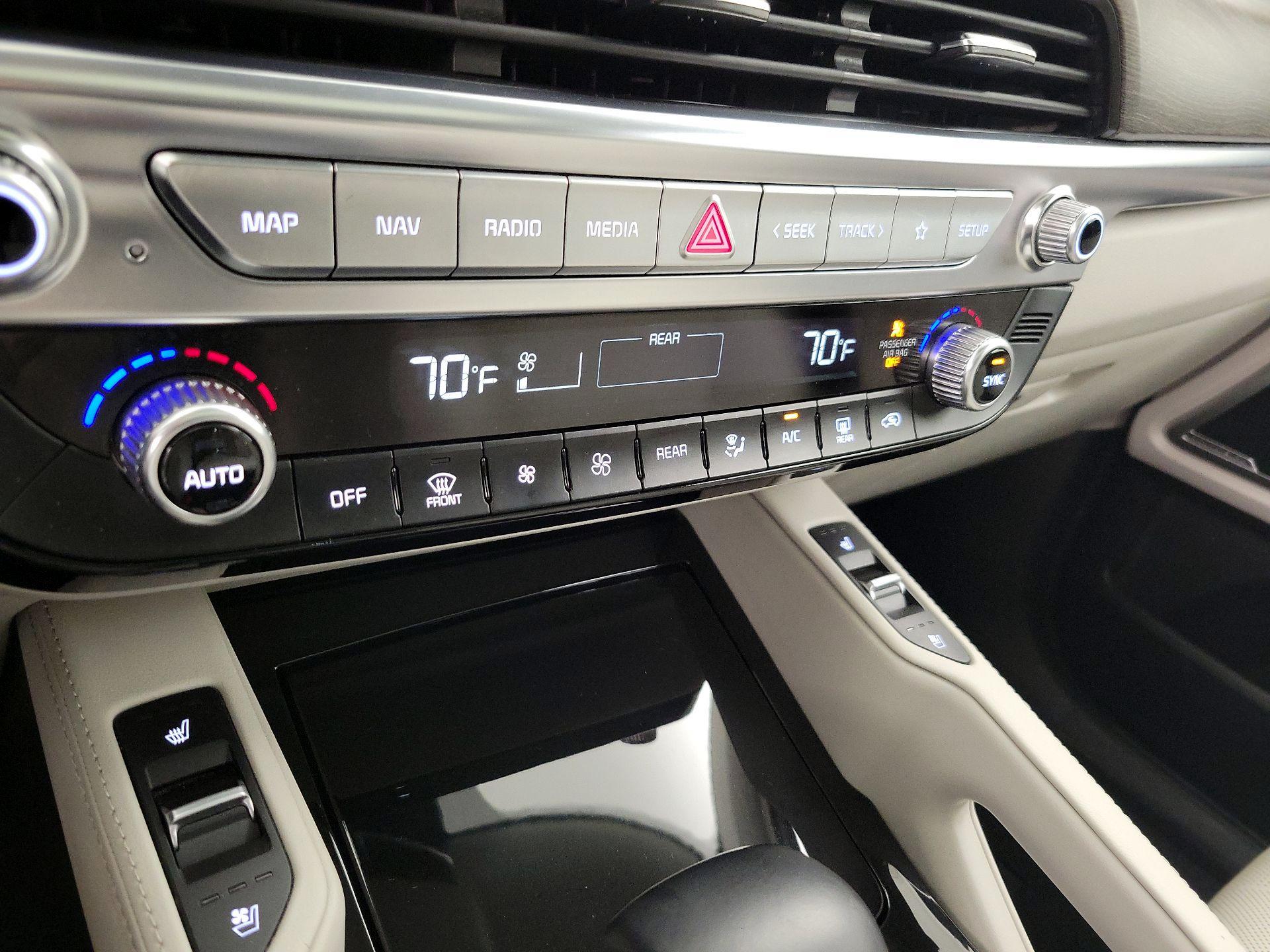 Thumbnail: 2021 Kia Telluride - 17