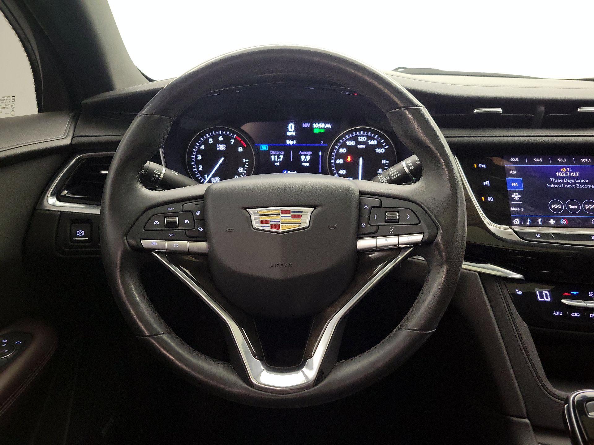 Thumbnail: 2021 Cadillac XT6 - 10