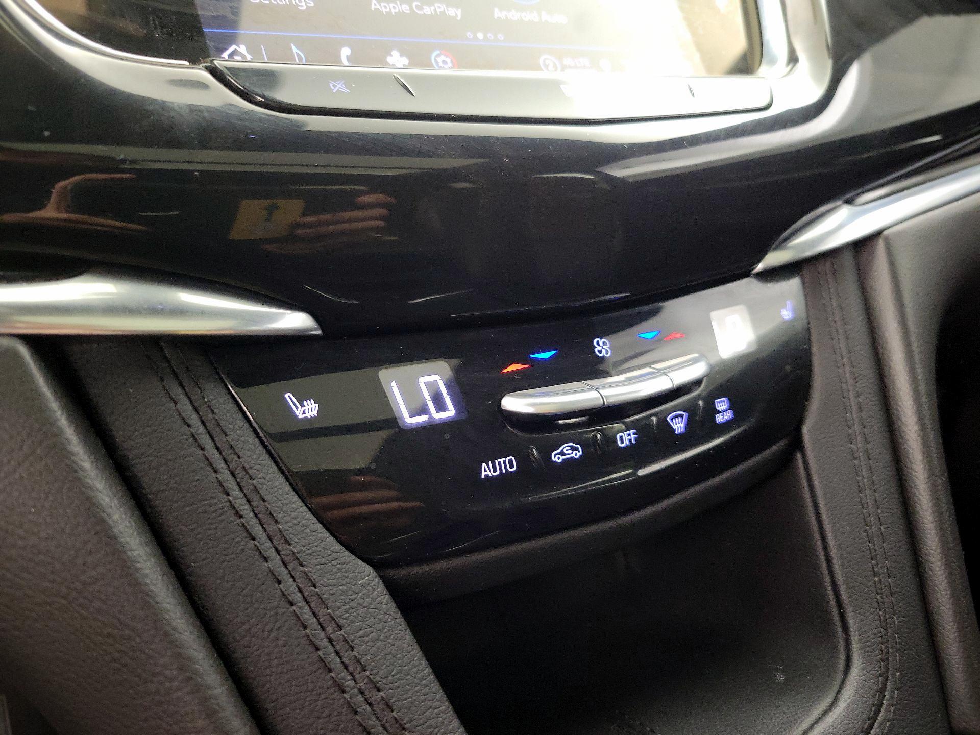 Thumbnail: 2021 Cadillac XT6 - 16