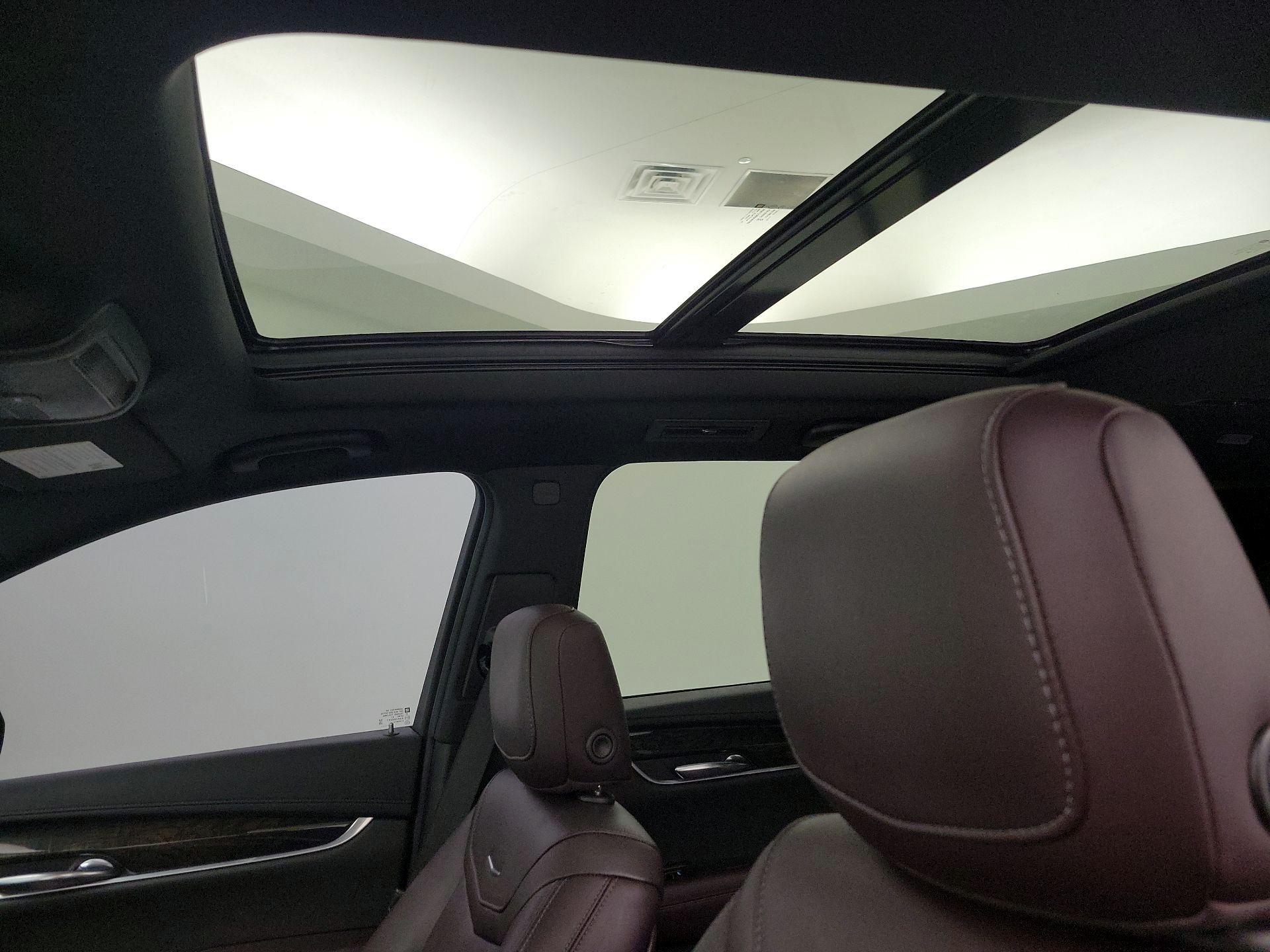 Thumbnail: 2021 Cadillac XT6 - 18