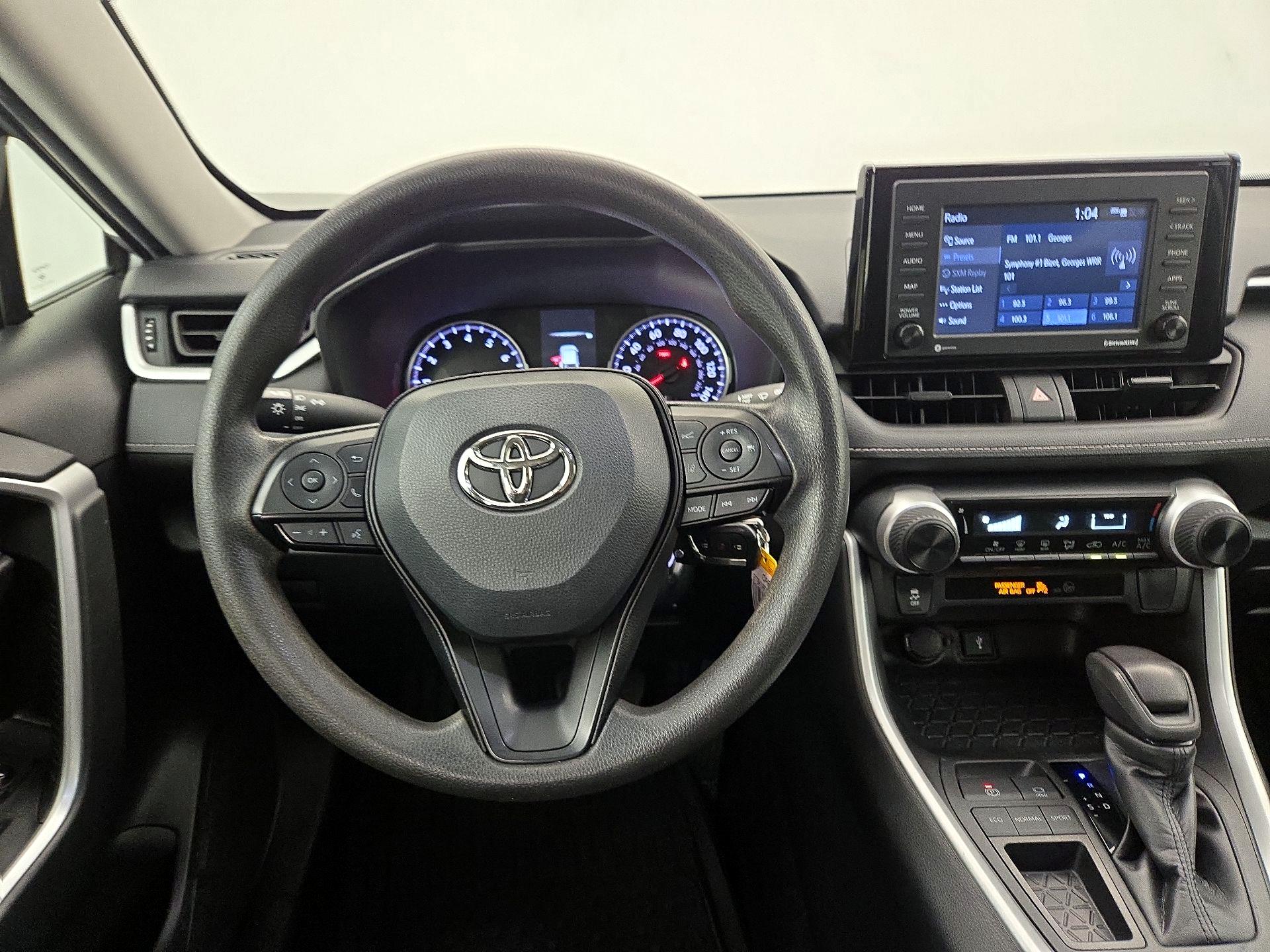Thumbnail: 2022 Toyota RAV4 - 10