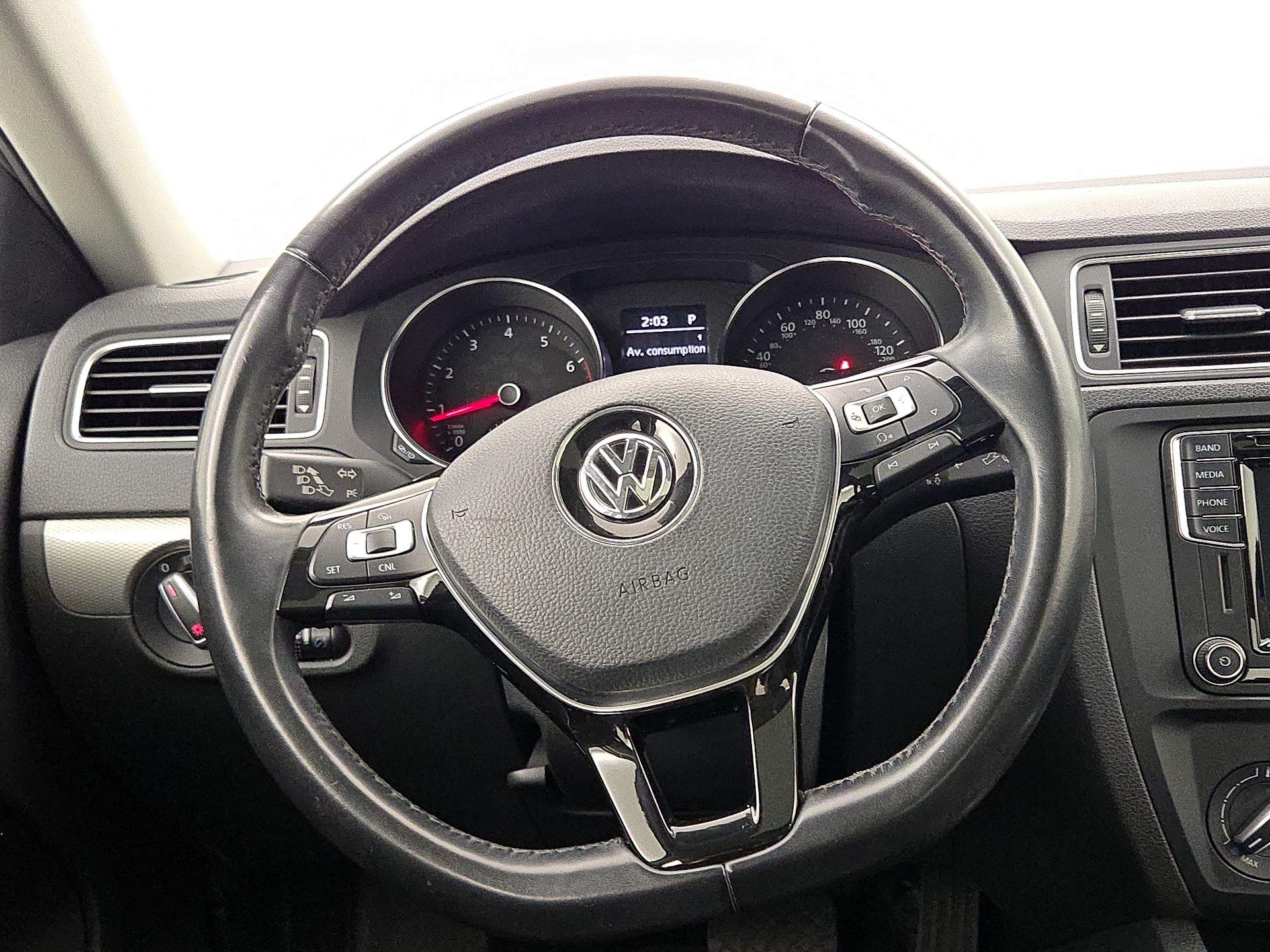 Thumbnail: 2017 Volkswagen Jetta - 10
