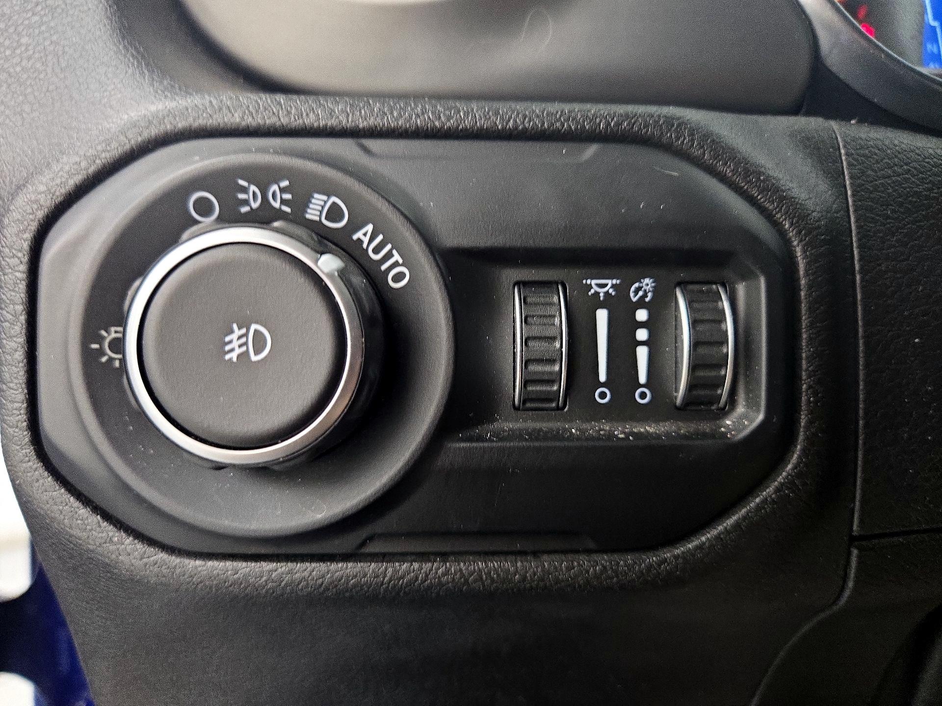 Thumbnail: 2019 Jeep Wrangler - 13
