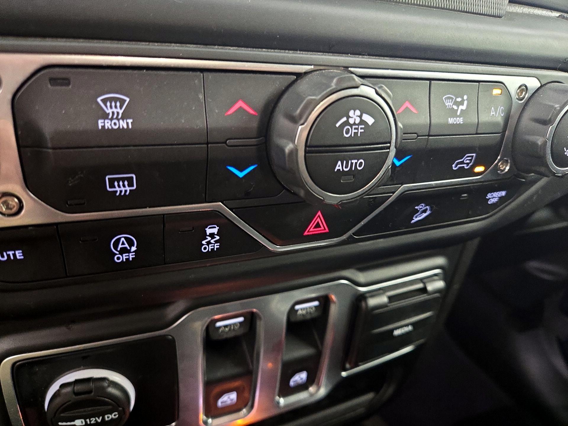 Thumbnail: 2019 Jeep Wrangler - 16