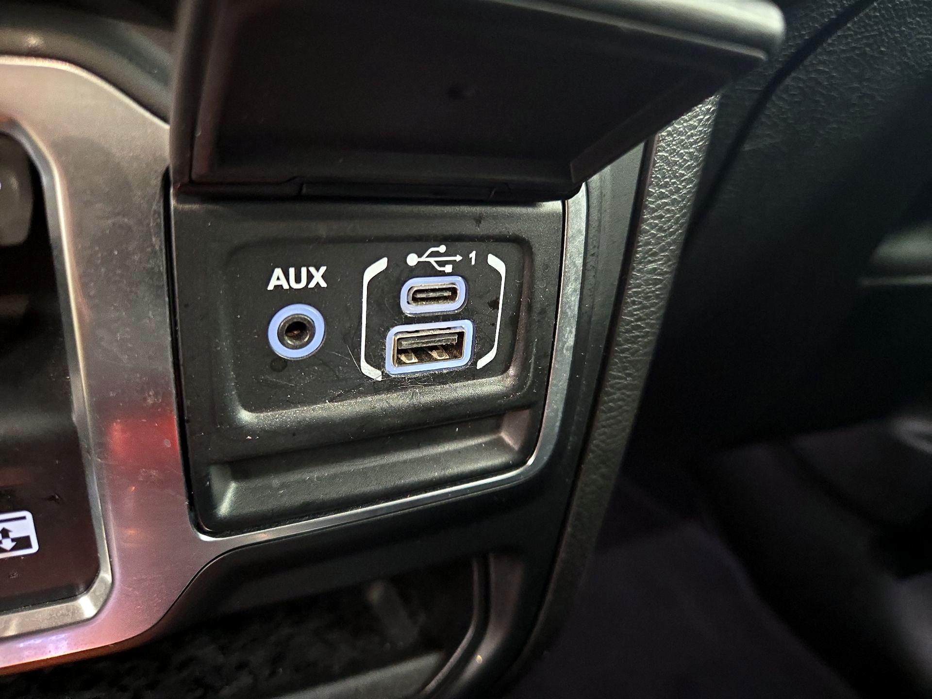 Thumbnail: 2019 Jeep Wrangler - 18