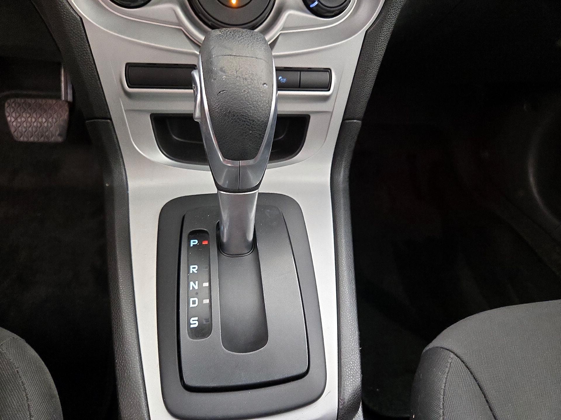 Thumbnail: 2016 Ford Fiesta - 16