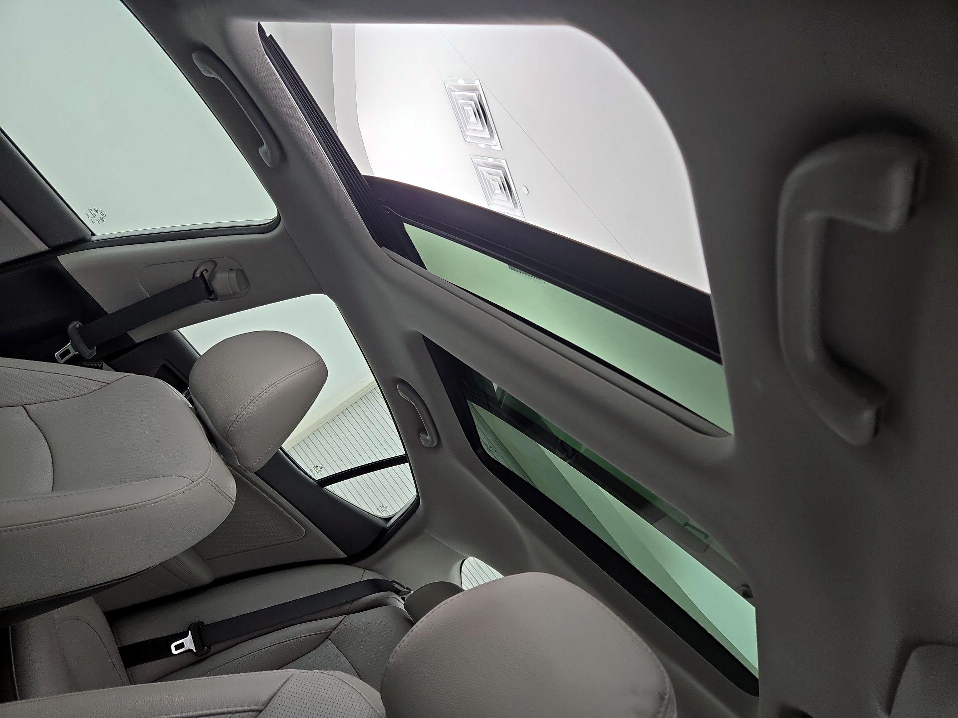 Thumbnail: 2015 Kia Optima - 11