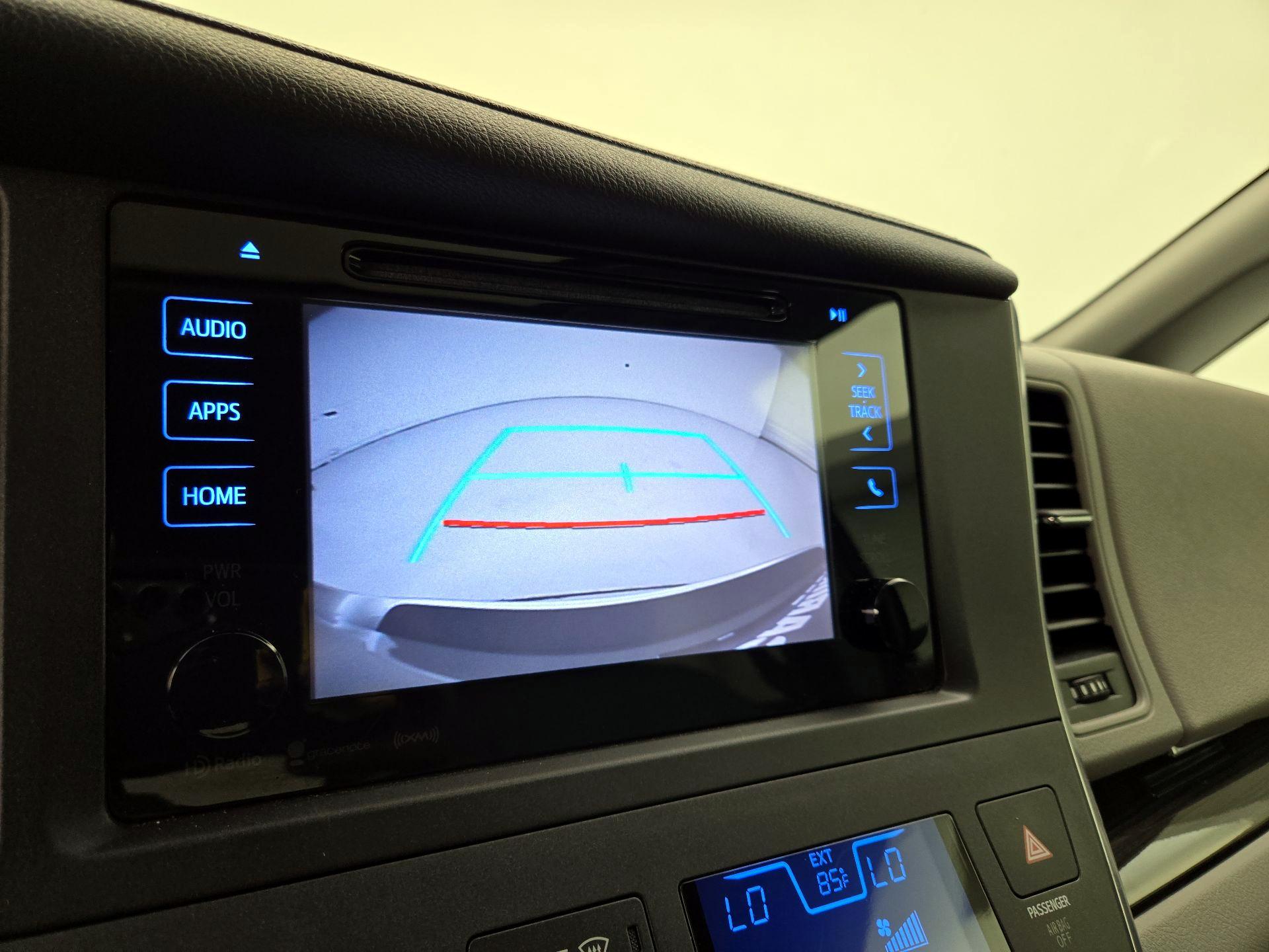 Thumbnail: 2017 Toyota Sienna - 14