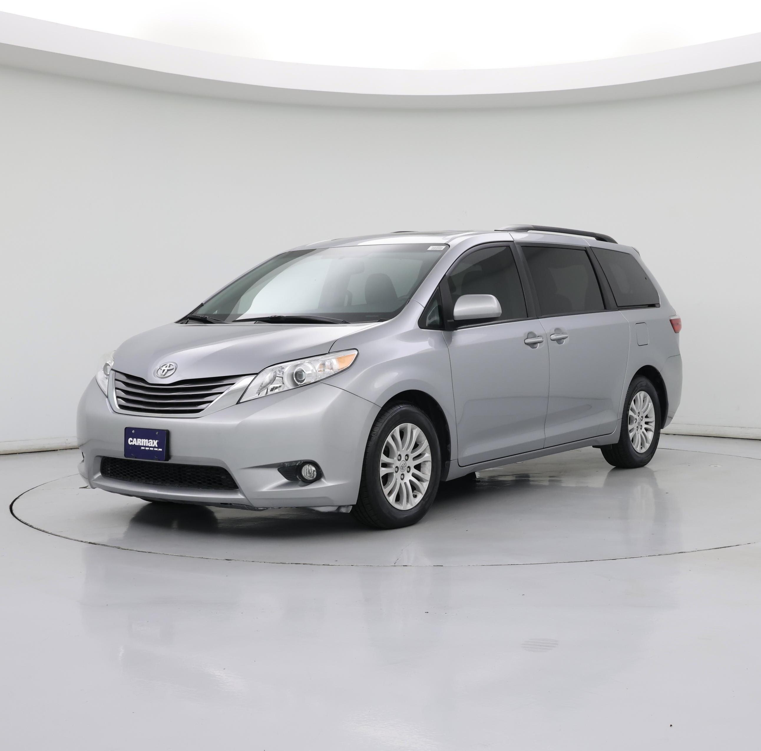 Thumbnail: 2017 Toyota Sienna - 4