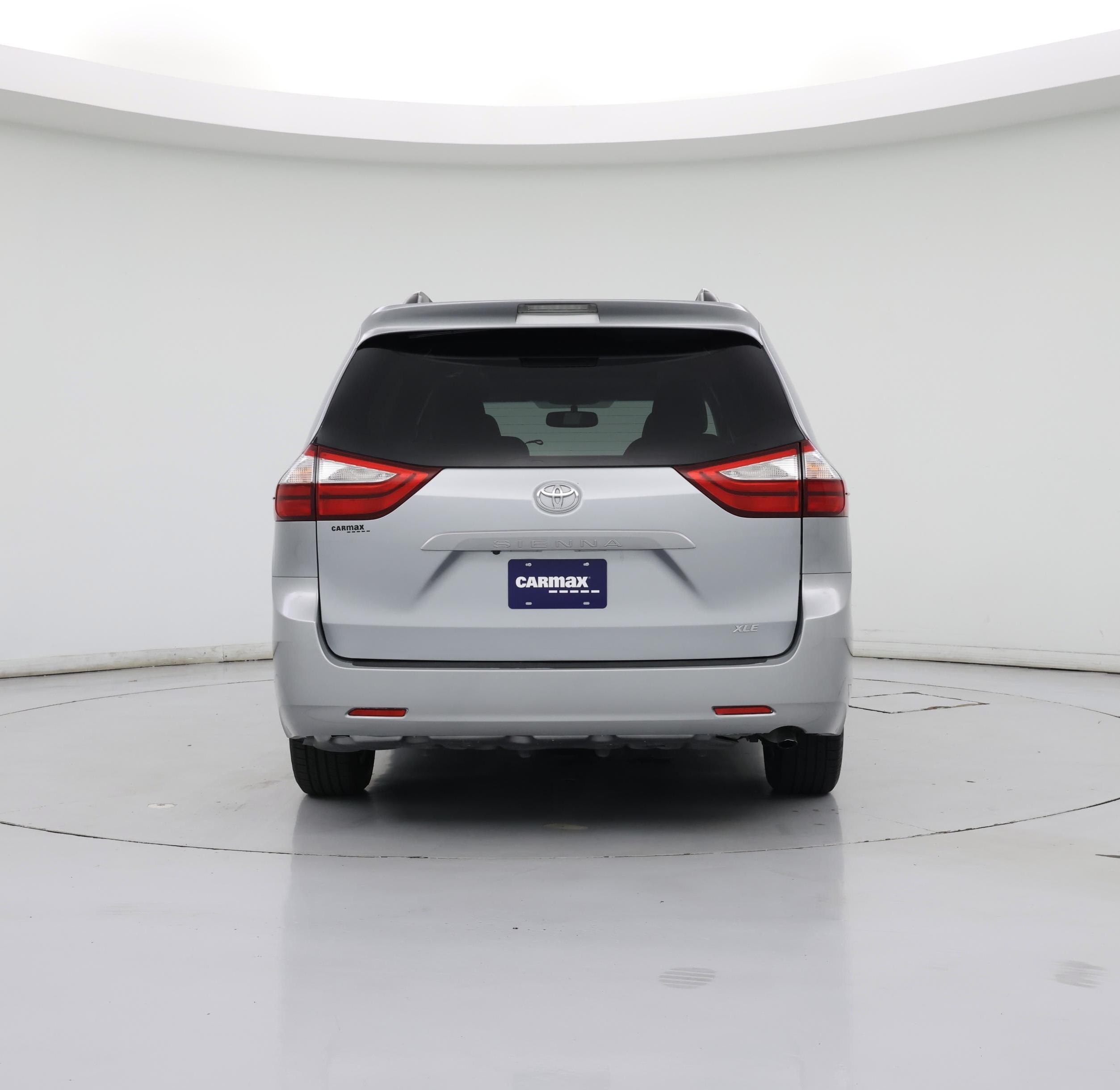 Thumbnail: 2017 Toyota Sienna - 6