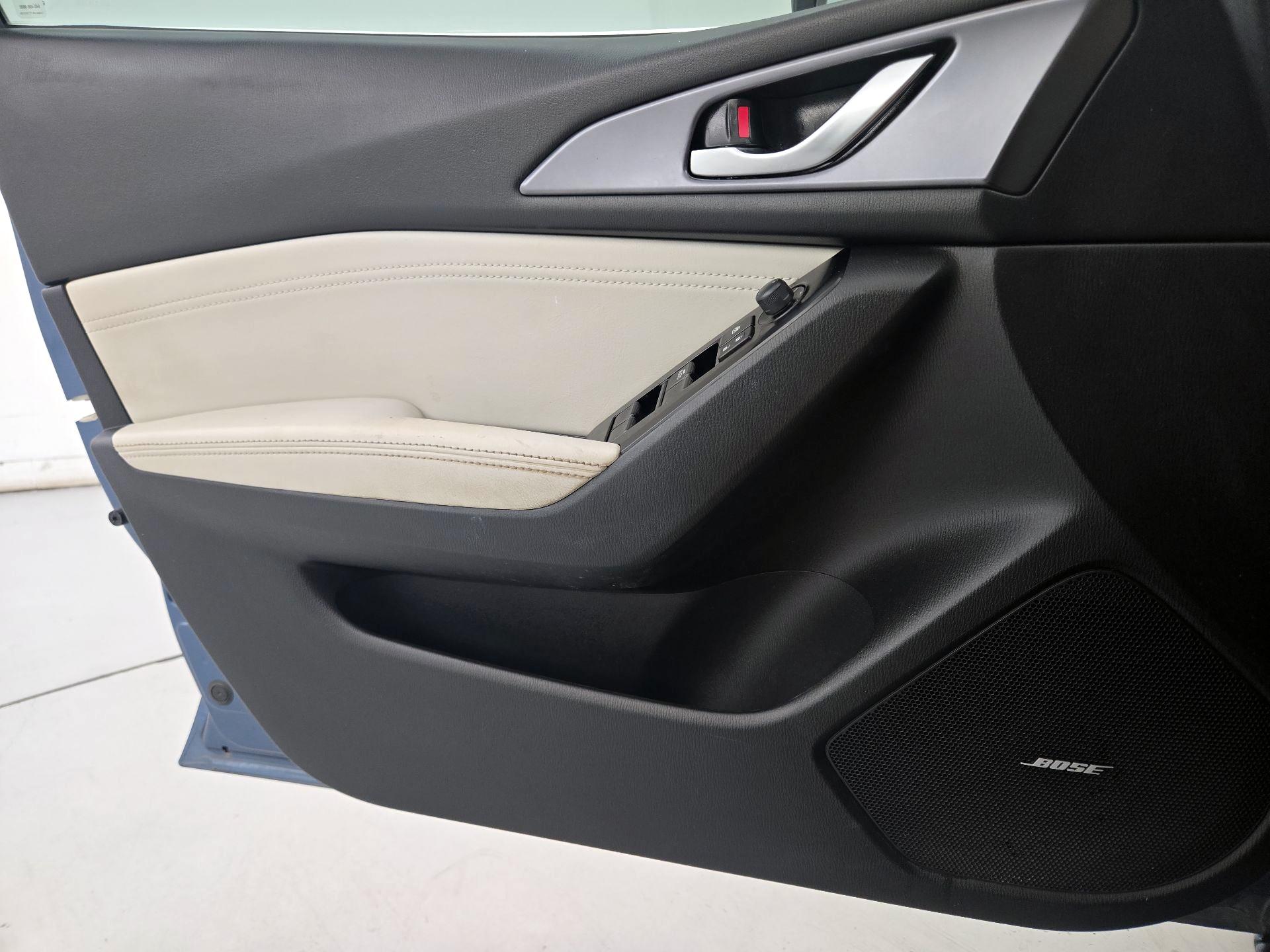 Thumbnail: 2017 Mazda Mazda3 - 12