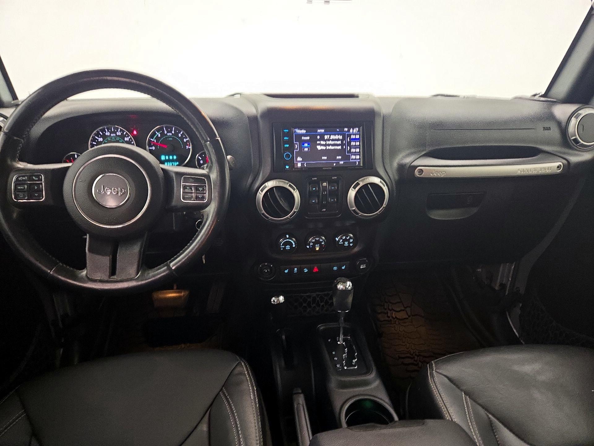 Thumbnail: 2015 Jeep Wrangler - 9