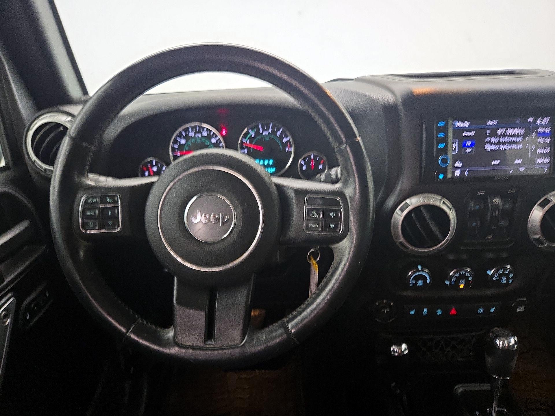 Thumbnail: 2015 Jeep Wrangler - 10