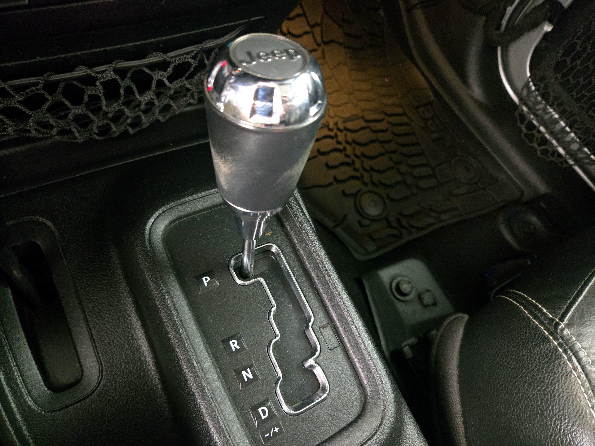 Thumbnail: 2015 Jeep Wrangler - 17