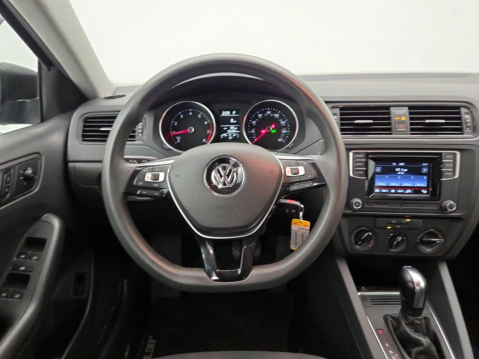 Thumbnail: 2016 Volkswagen Jetta - 10