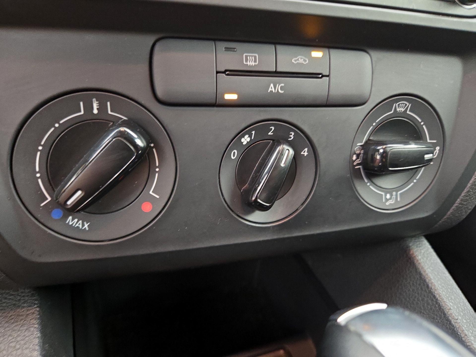 Thumbnail: 2016 Volkswagen Jetta - 15