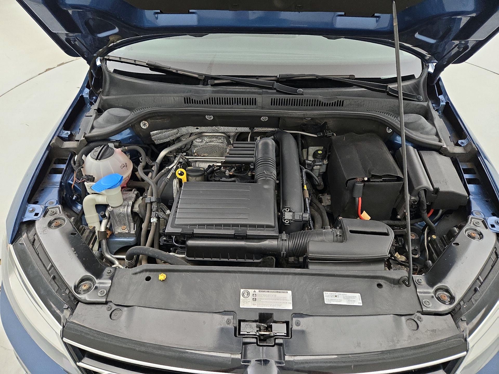 Thumbnail: 2016 Volkswagen Jetta - 19