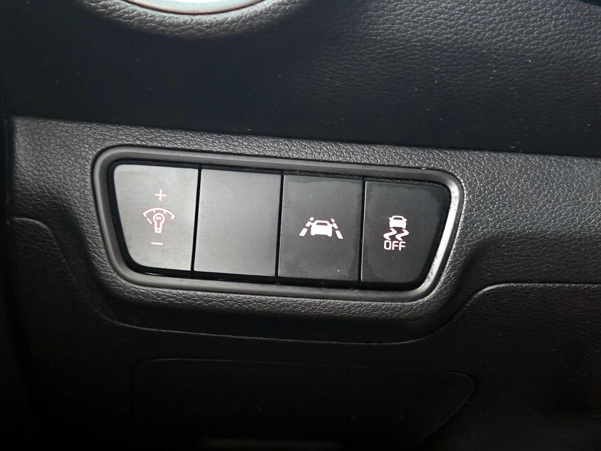 Thumbnail: 2019 Kia Forte - 13