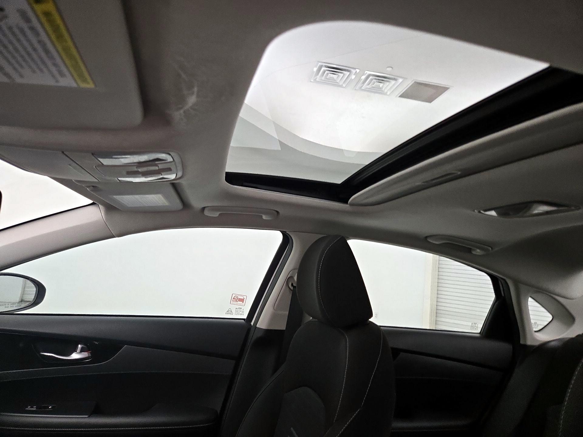 Thumbnail: 2019 Kia Forte - 19