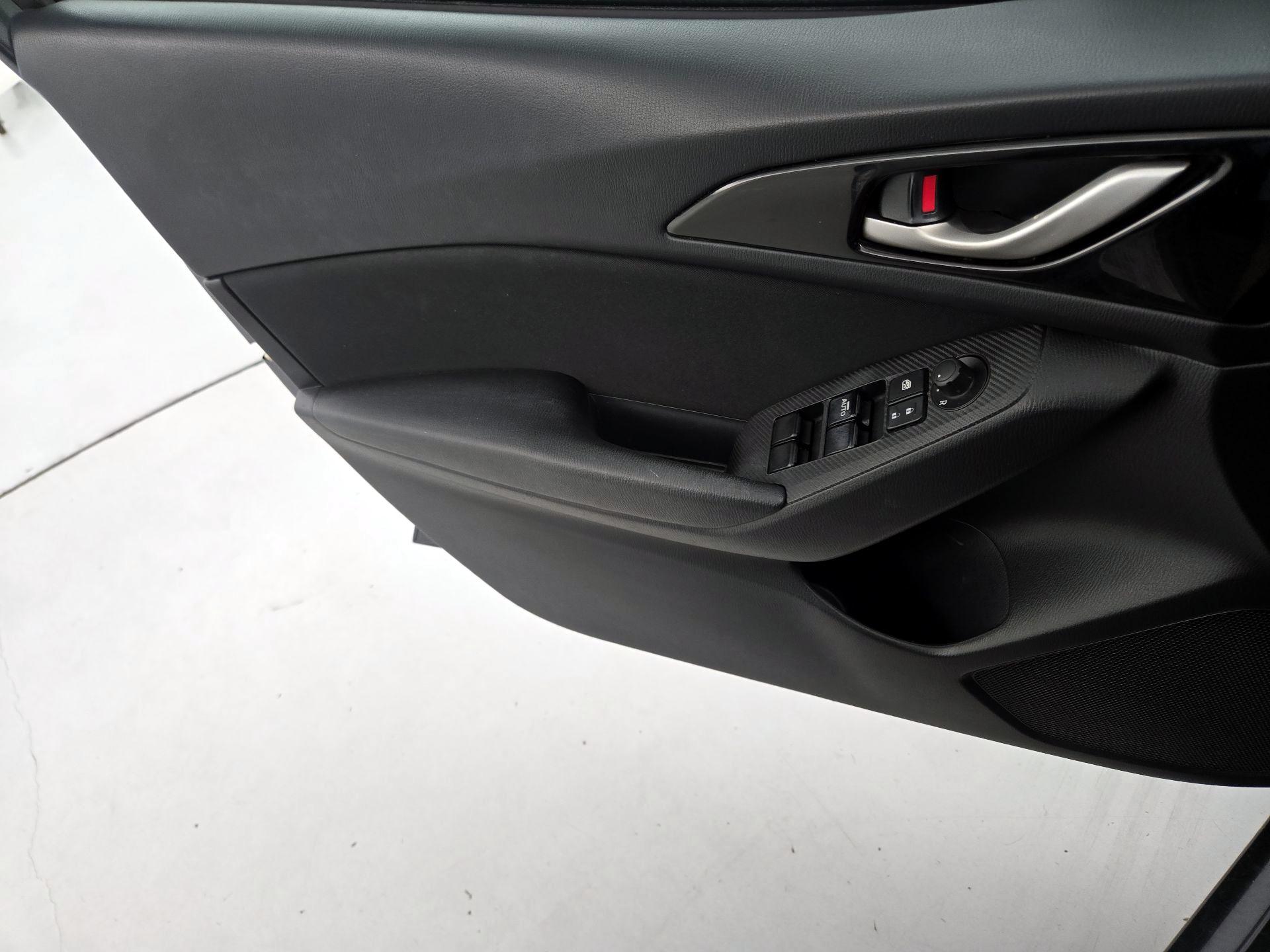 Thumbnail: 2016 Mazda Mazda3 - 12