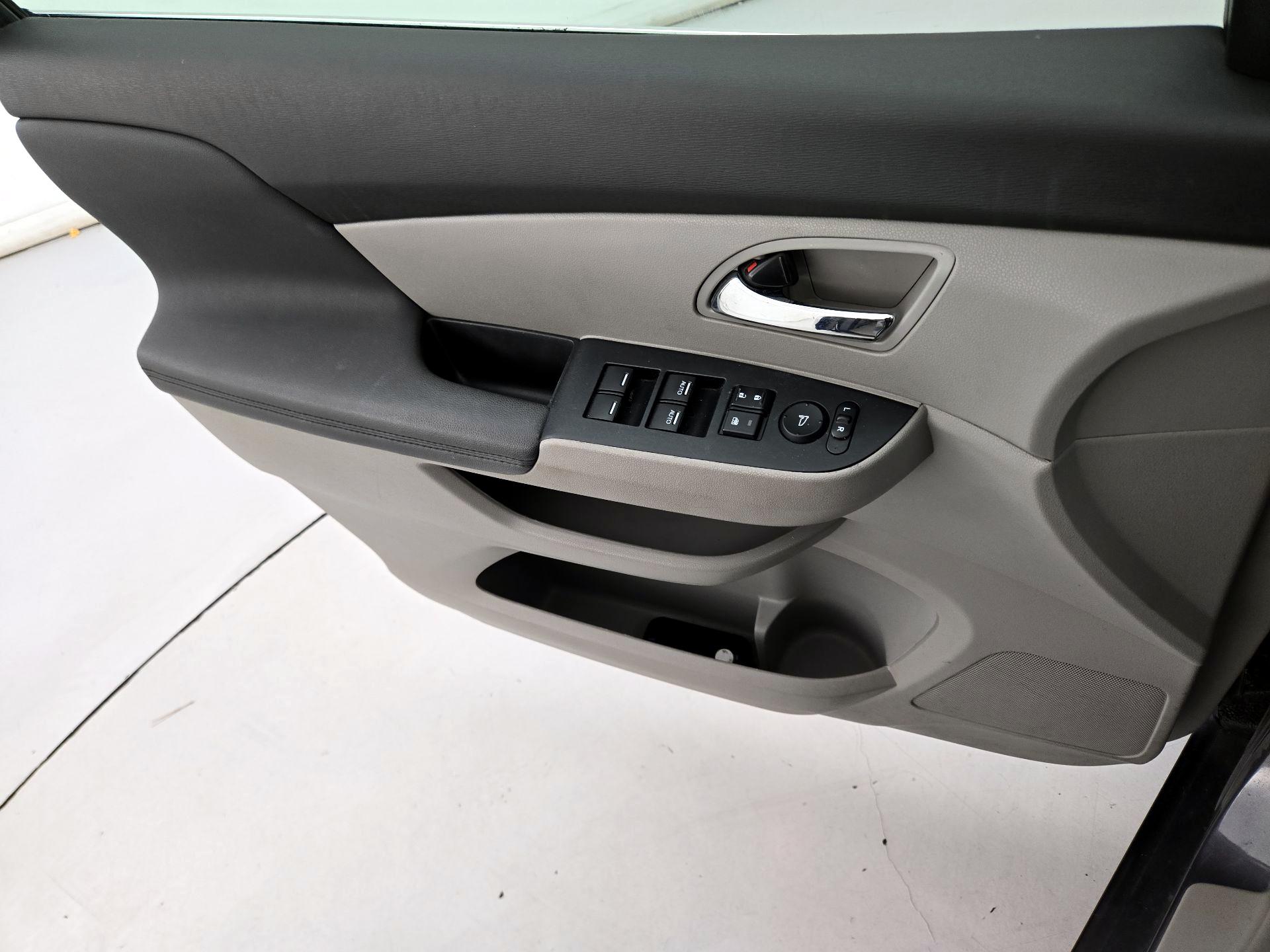 Thumbnail: 2015 Honda Odyssey - 12