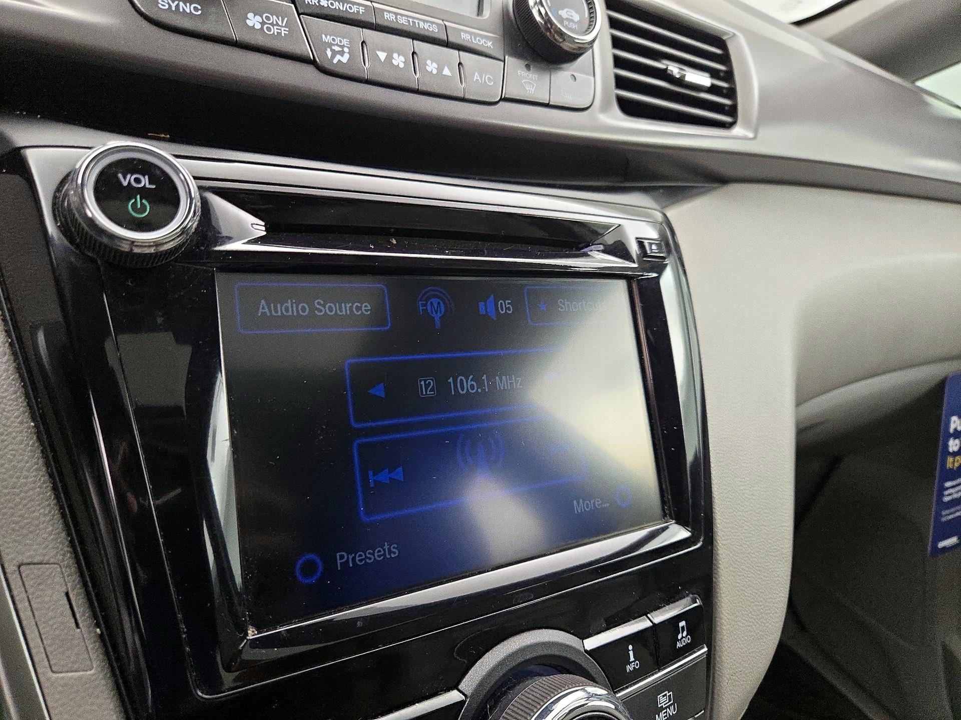 Thumbnail: 2015 Honda Odyssey - 16