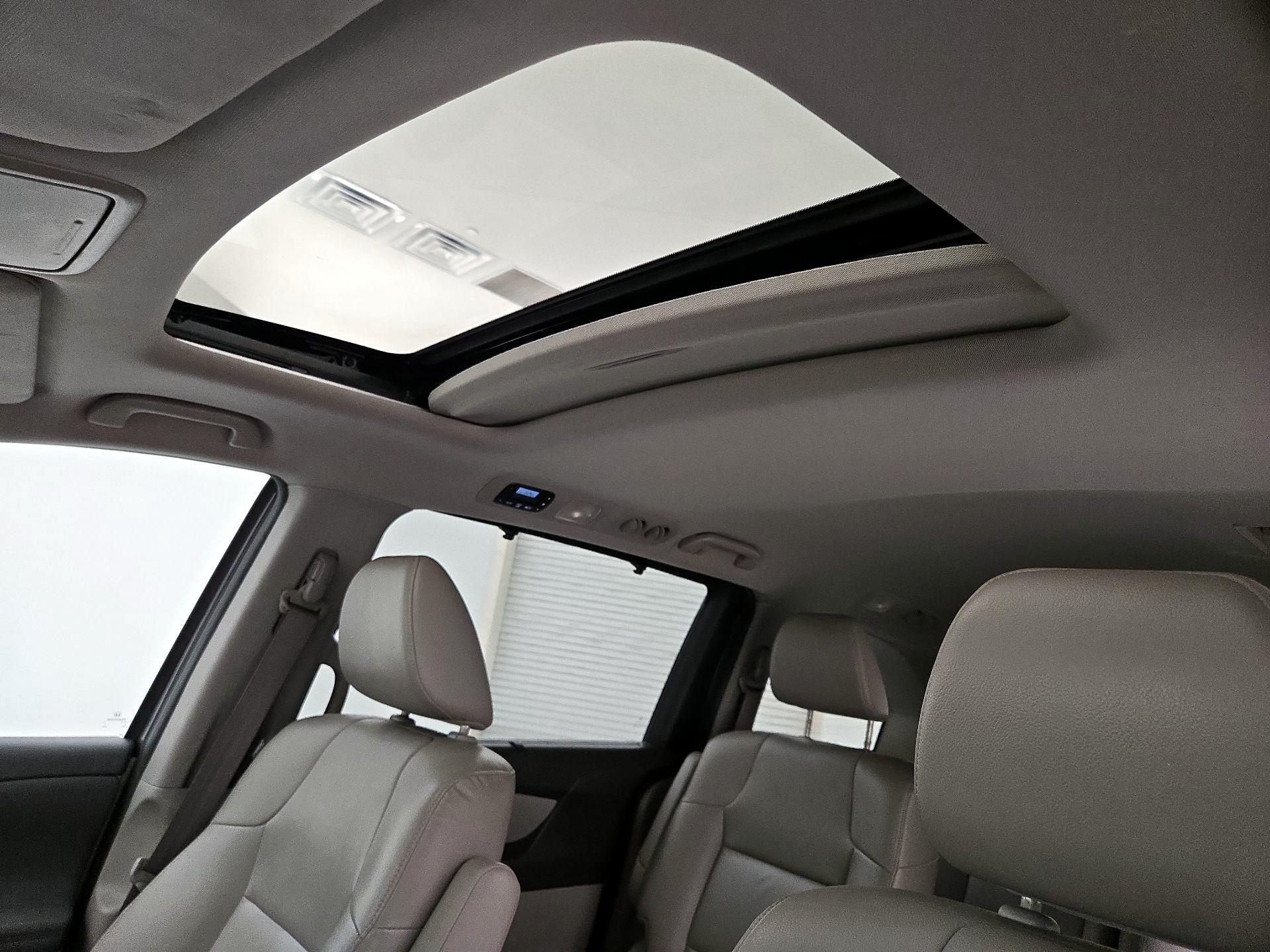 Thumbnail: 2015 Honda Odyssey - 20
