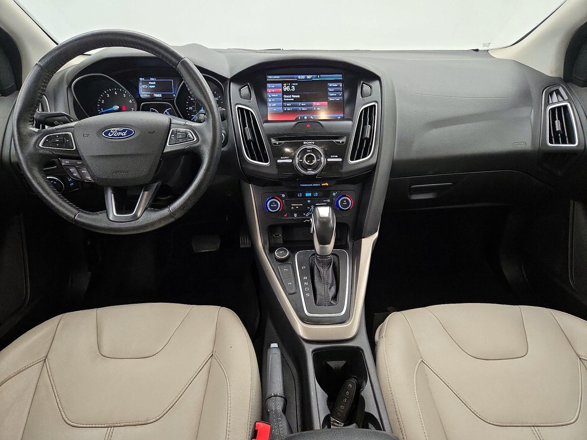 Thumbnail: 2015 Ford Focus - 9