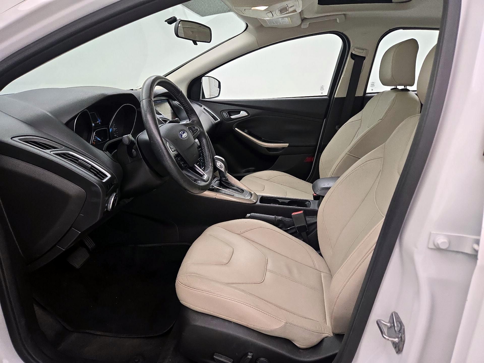 Thumbnail: 2015 Ford Focus - 11