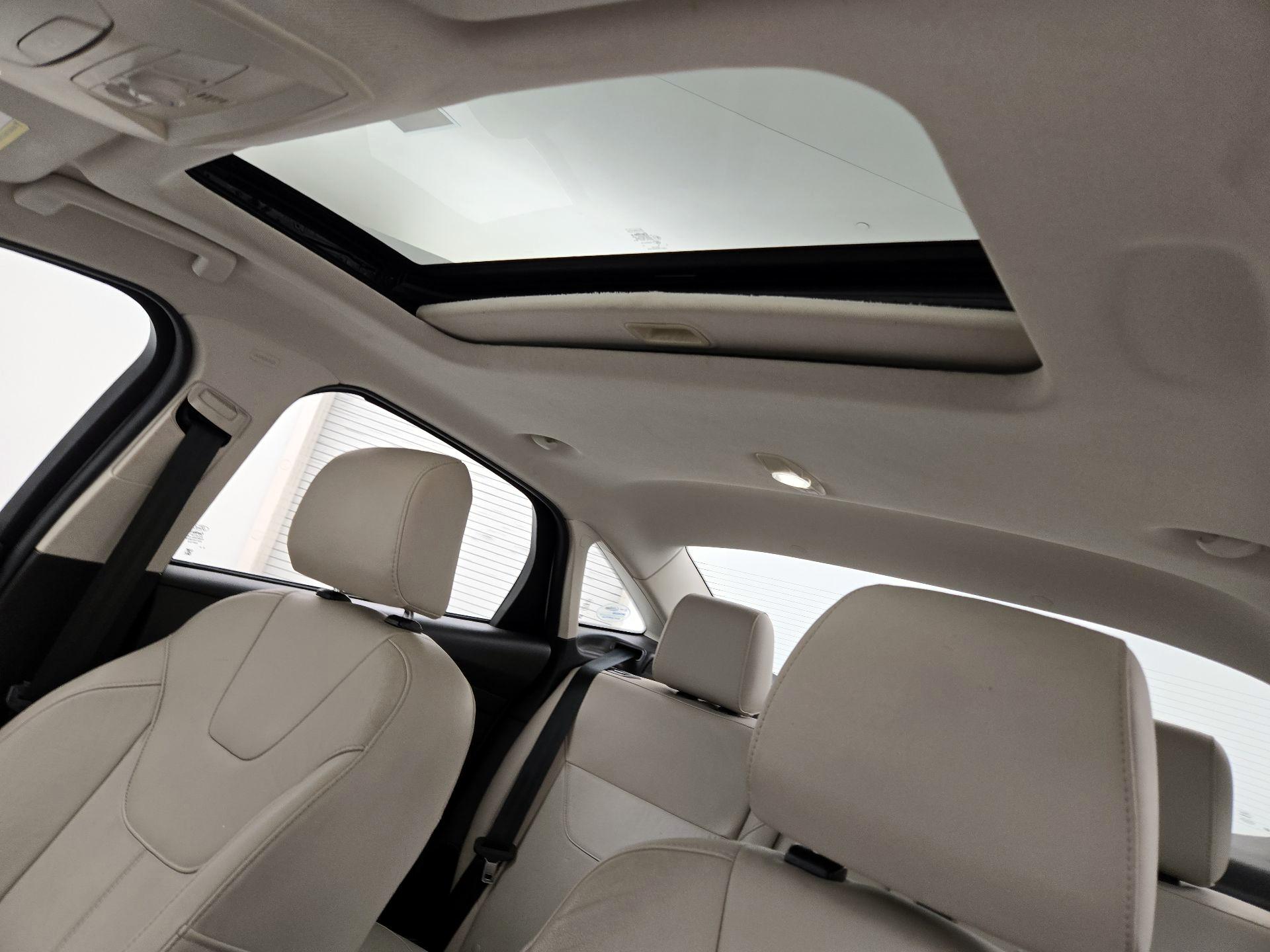 Thumbnail: 2015 Ford Focus - 20