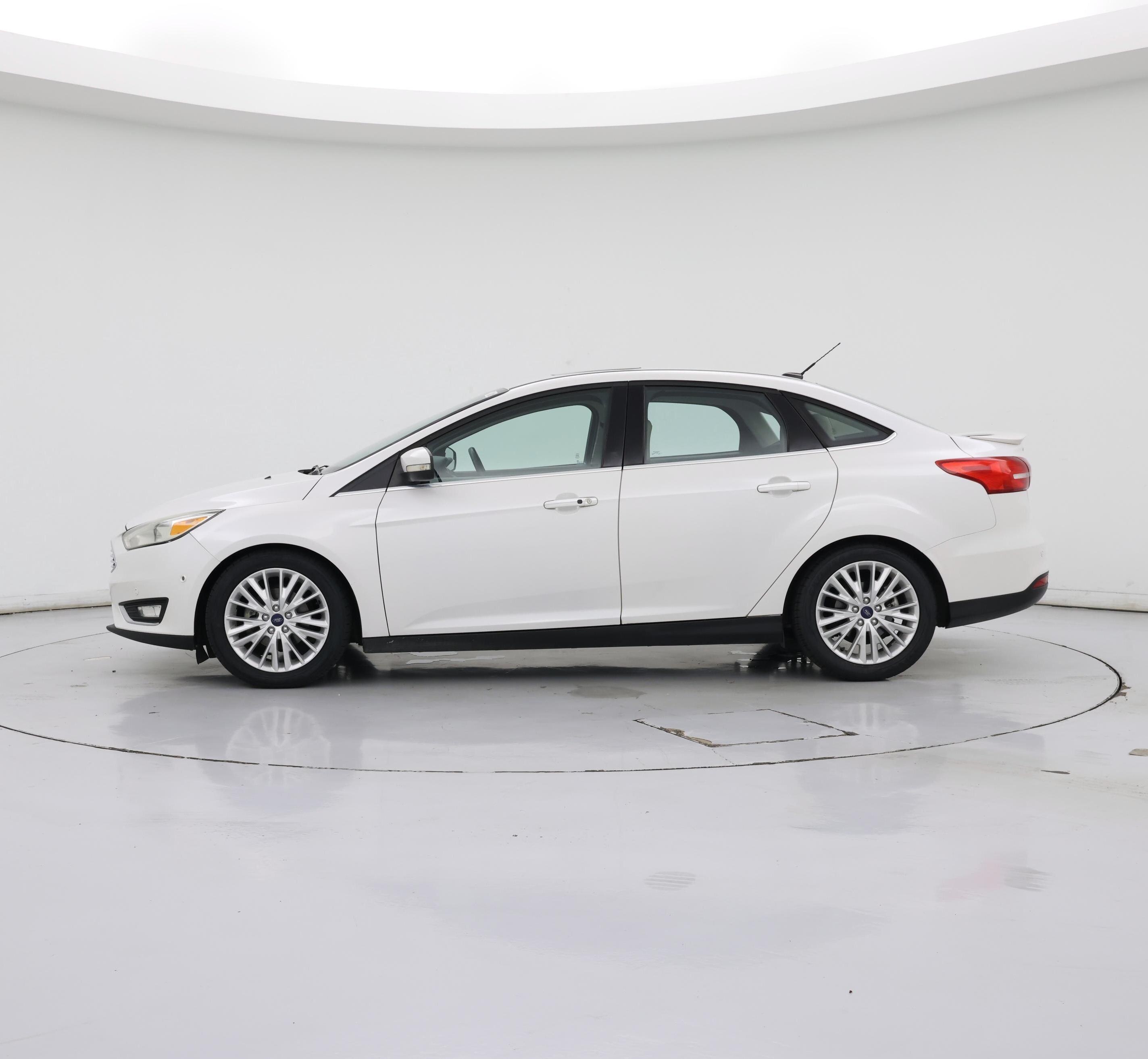 Thumbnail: 2015 Ford Focus - 3