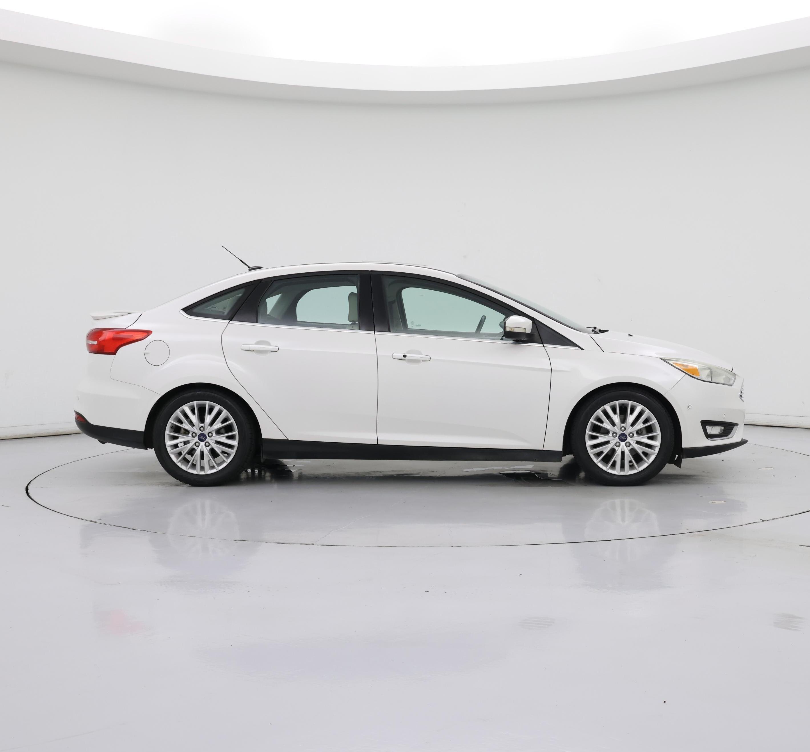 Thumbnail: 2015 Ford Focus - 7
