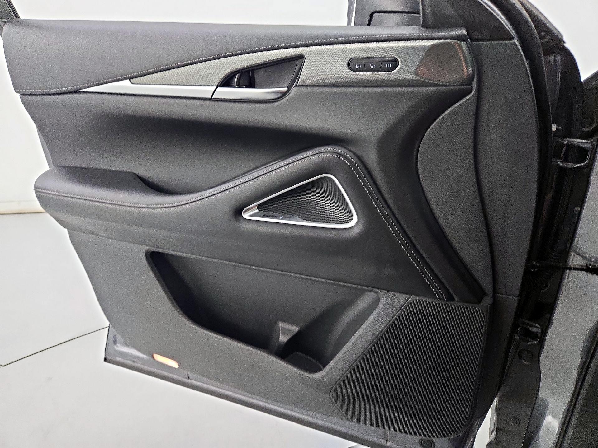 Thumbnail: 2023 INFINITI QX60 - 12