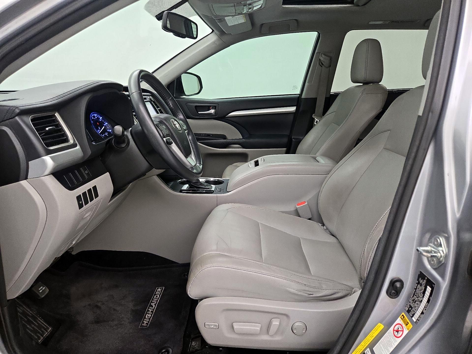 Thumbnail: 2014 Toyota Highlander - 11