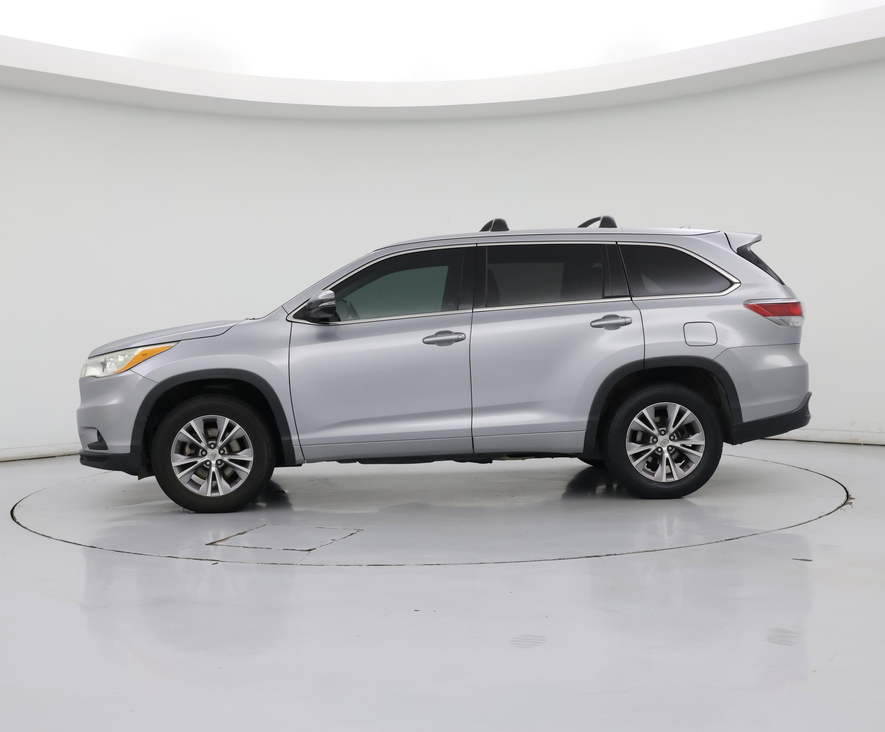 Thumbnail: 2014 Toyota Highlander - 3