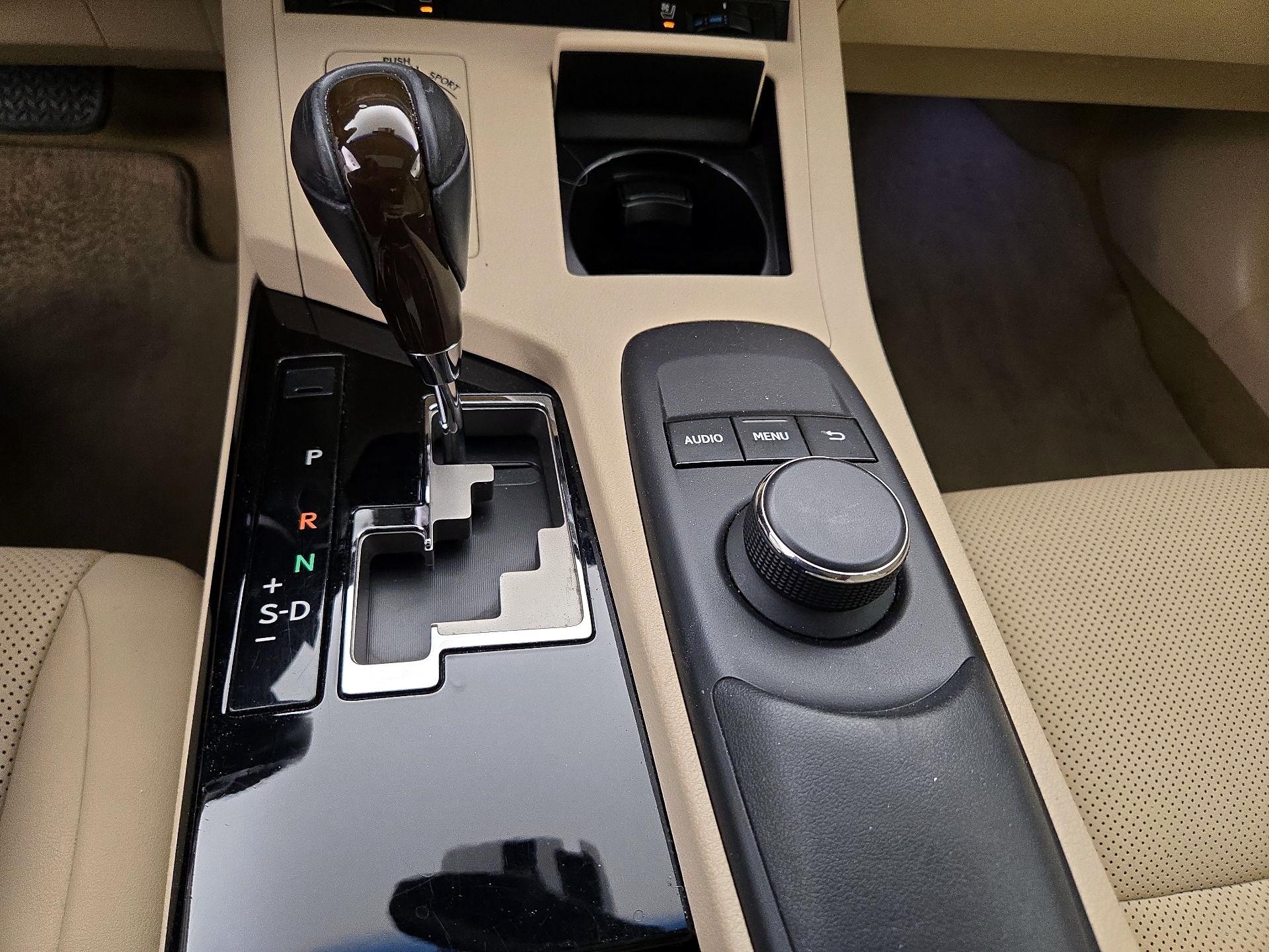 Thumbnail: 2014 Lexus ES - 17