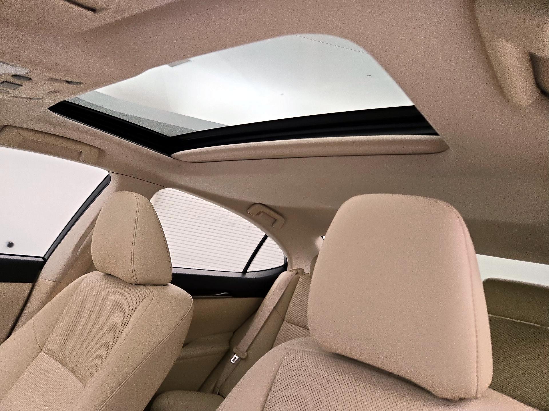 Thumbnail: 2014 Lexus ES - 19