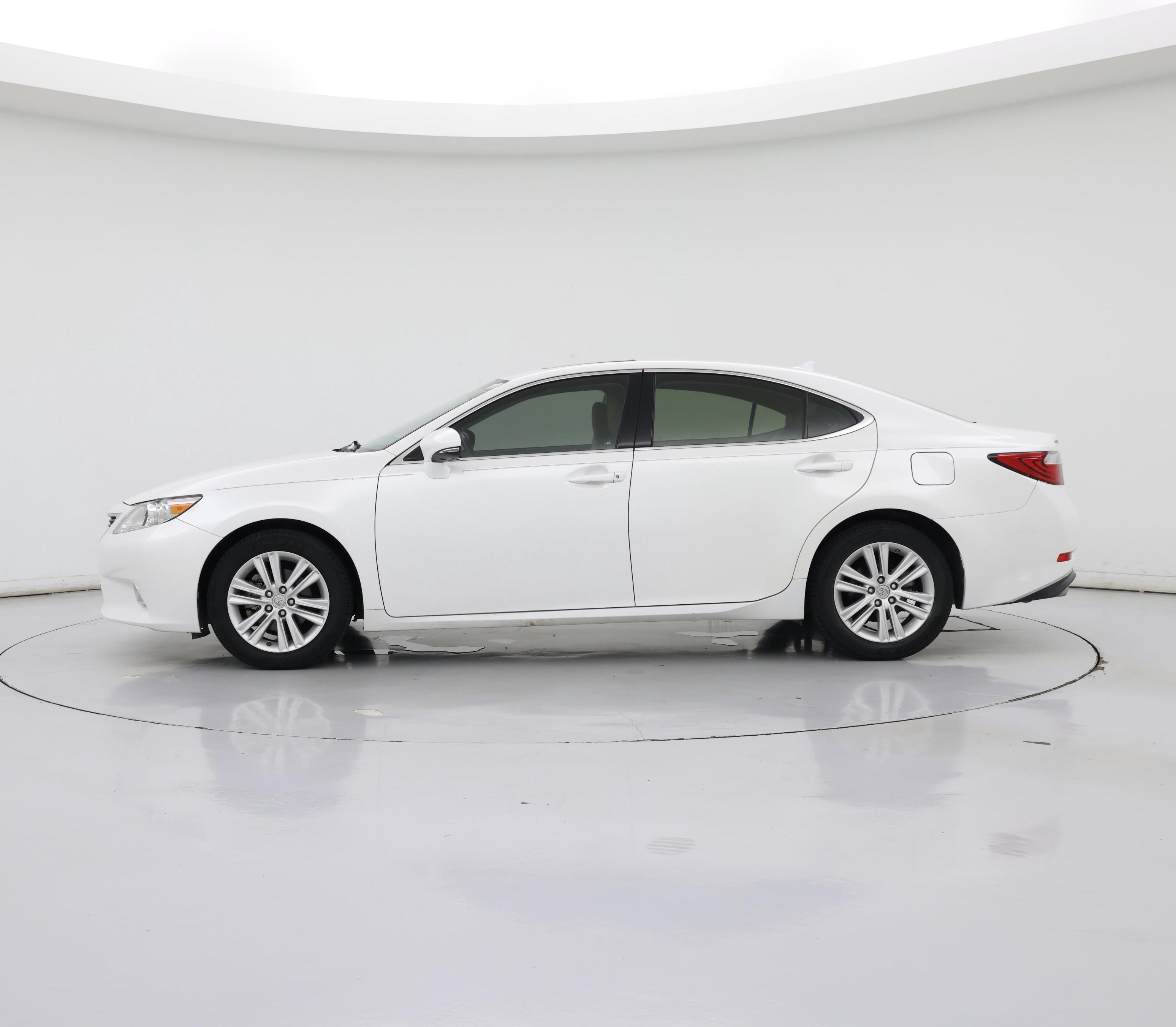Thumbnail: 2014 Lexus ES - 3