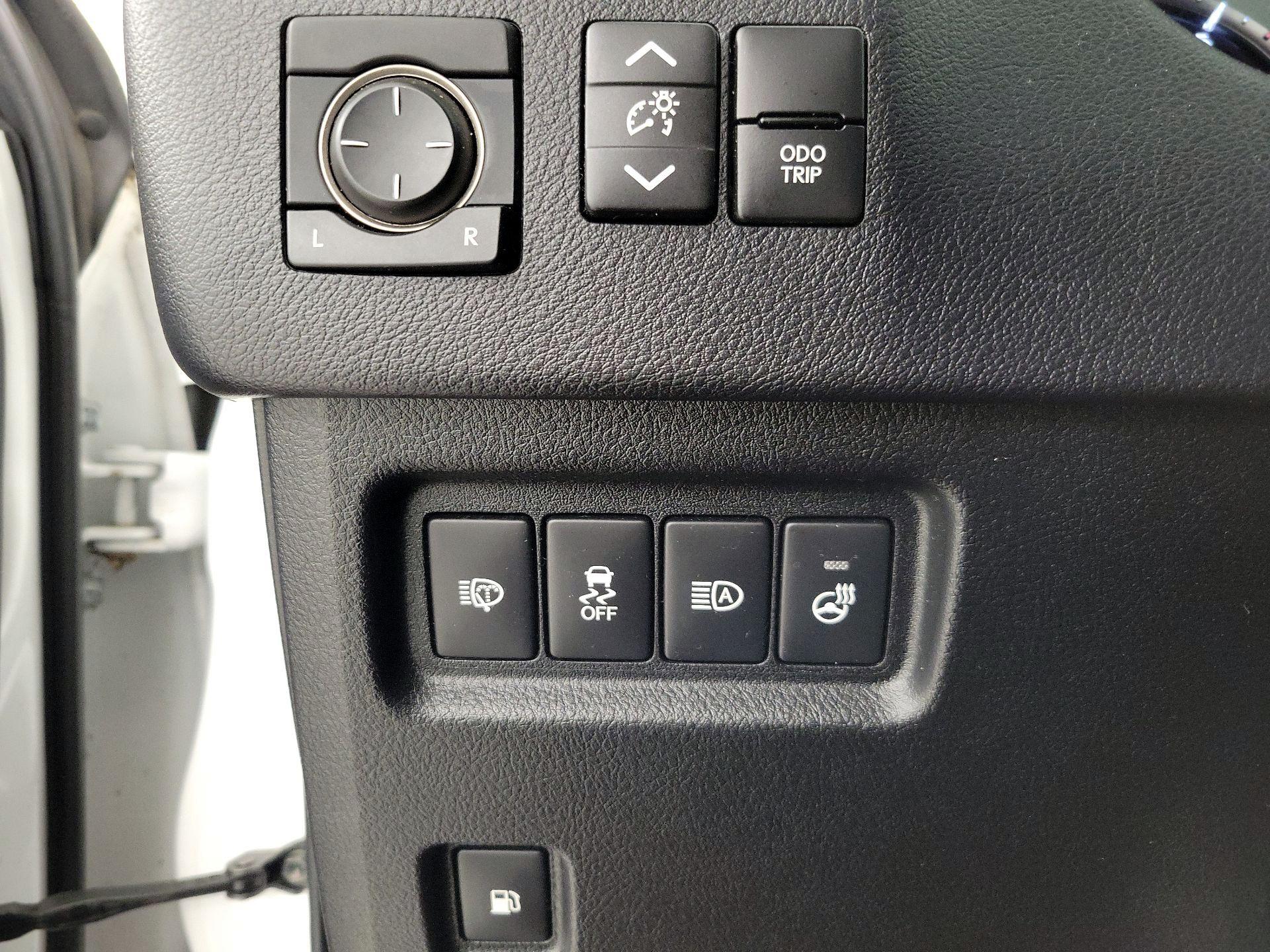 Thumbnail: 2021 Lexus GX - 13